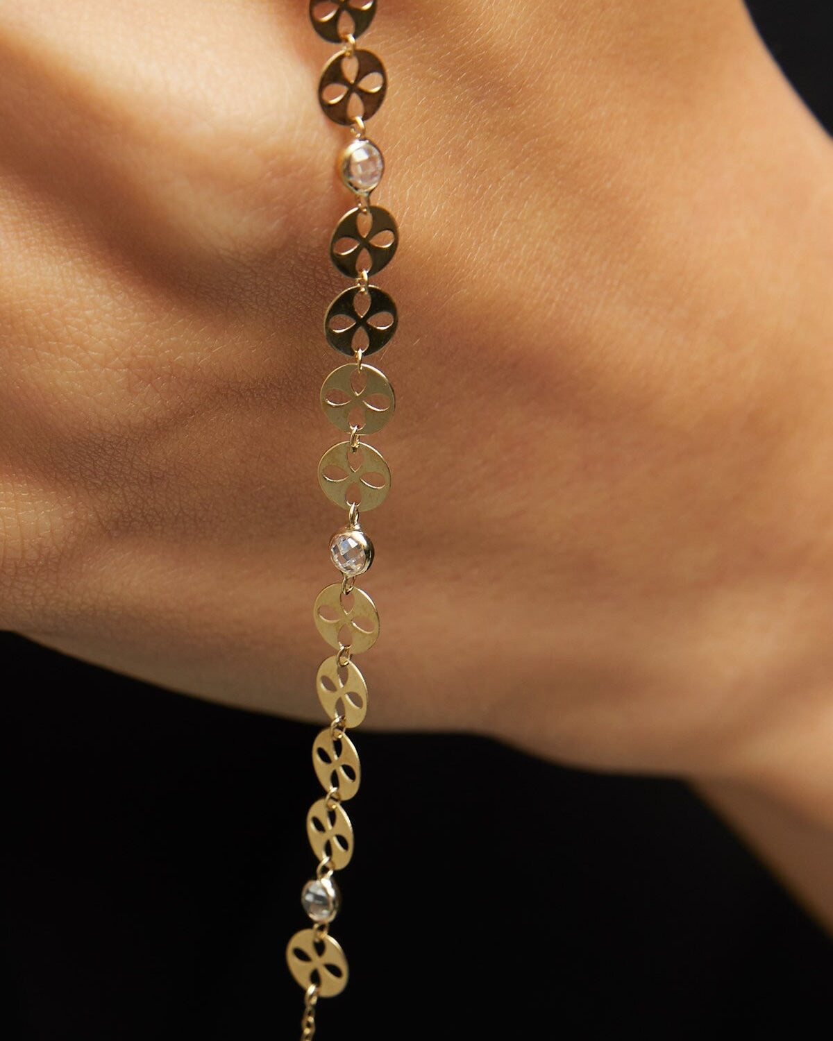 14K Äkta Guld Armband Dam – Minimalistiskt Guldarmband med Runda Detaljer - Noxlookjewelry