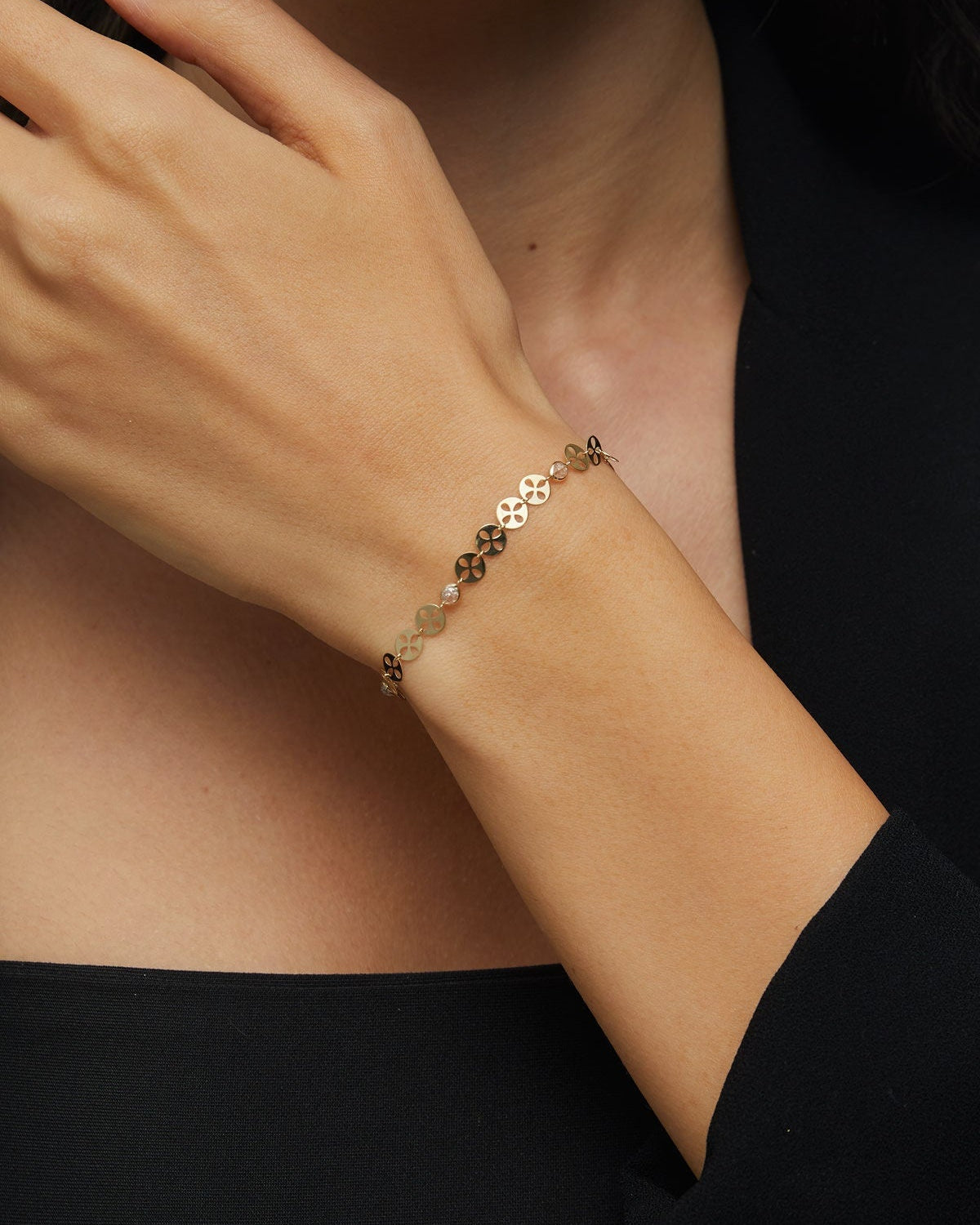 14K Äkta Guld Armband Dam – Minimalistiskt Guldarmband med Runda Detaljer - Noxlookjewelry