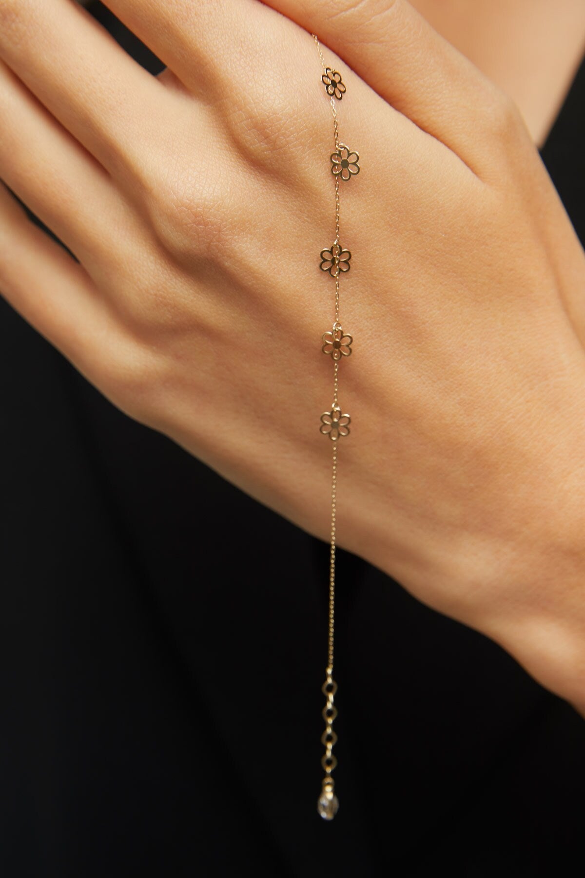 14K Äkta Guld Blomma Armband Dam – Tunt Guldarmband med Hängande Blommor - Noxlookjewelry