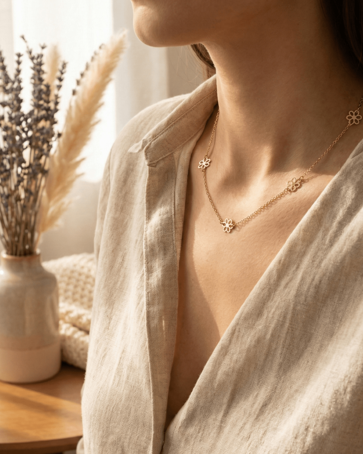 14K Äkta Guld Blomma Halsband Dam – Elegant Blomster Halsband i 585 Guld - Noxlookjewelry