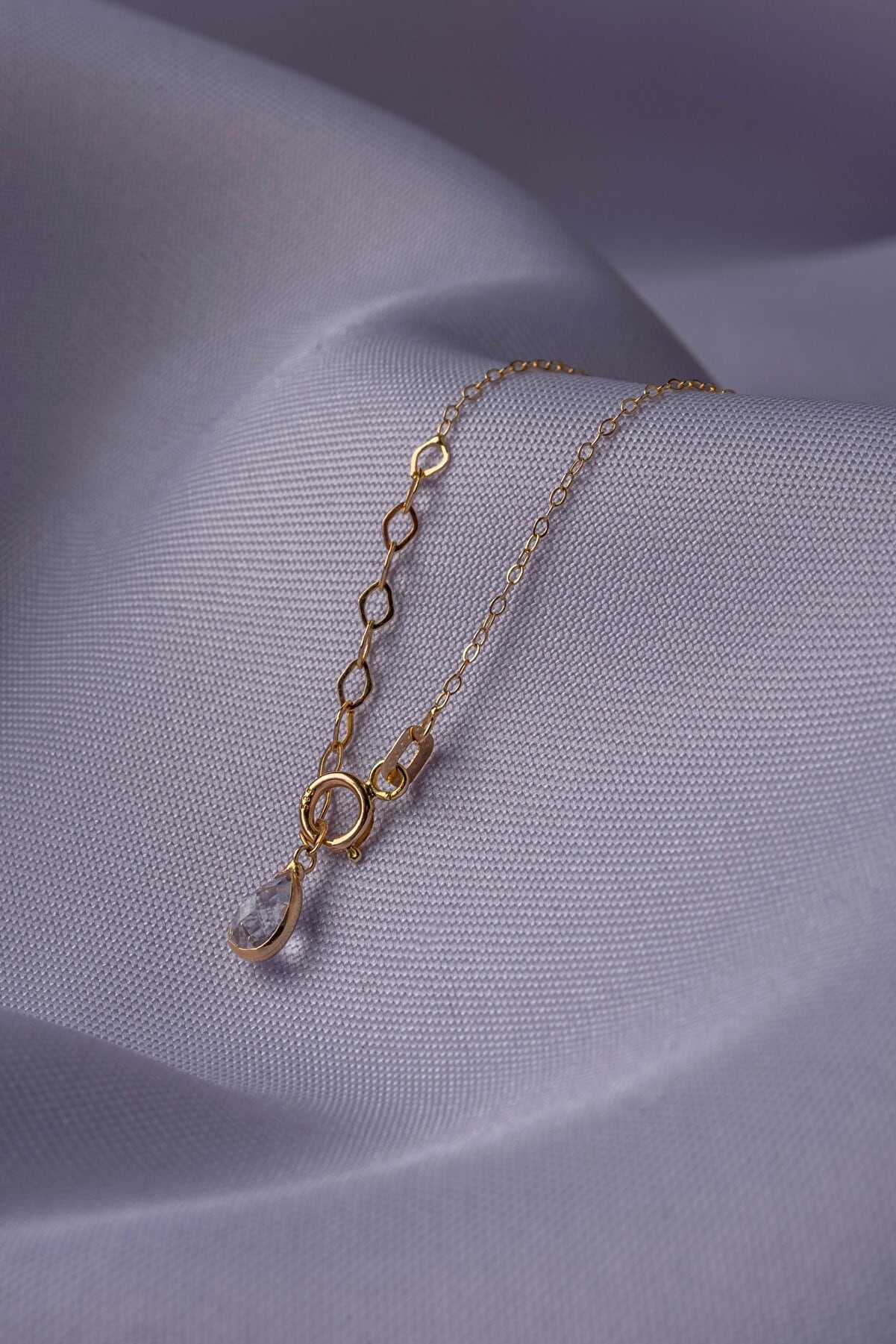 14K Äkta Guld Blomma Halsband Dam – Tunt Guldhalsband med Hängande Blommor - Noxlookjewelry