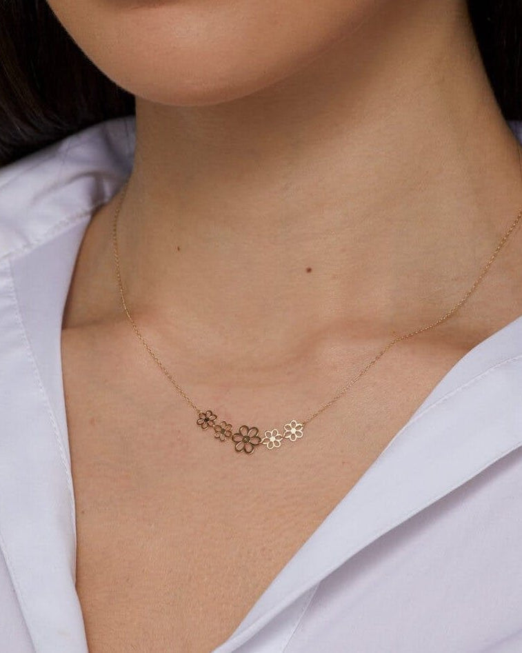 14K Äkta Guld Blomster Halsband Dam – Elegant Blomma Halsband i 585 Guld - Noxlookjewelry