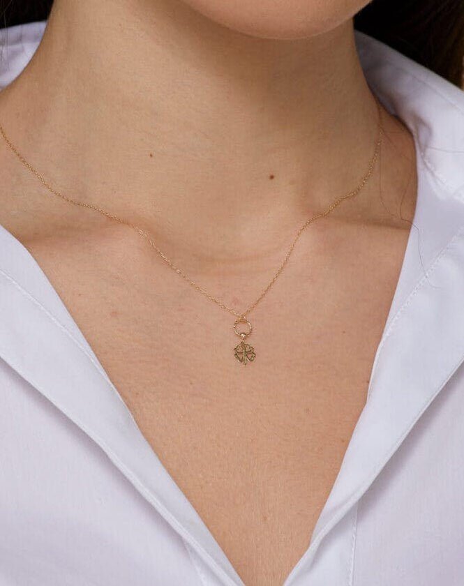 14K Äkta Guld Fyrklöver Halsband Dam – Elegant Klöver Smycke - Noxlookjewelry