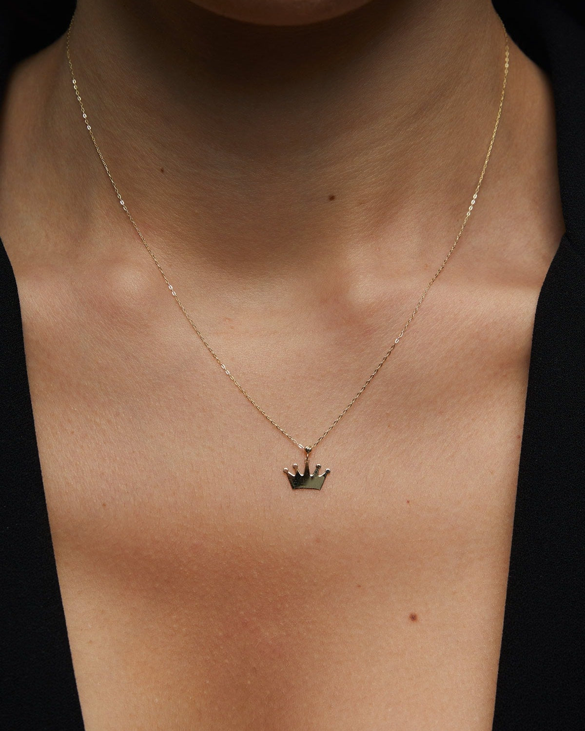 14K Äkta Guld Krona Halsband Dam – Minimalistiskt Kron Smycke - Noxlookjewelry