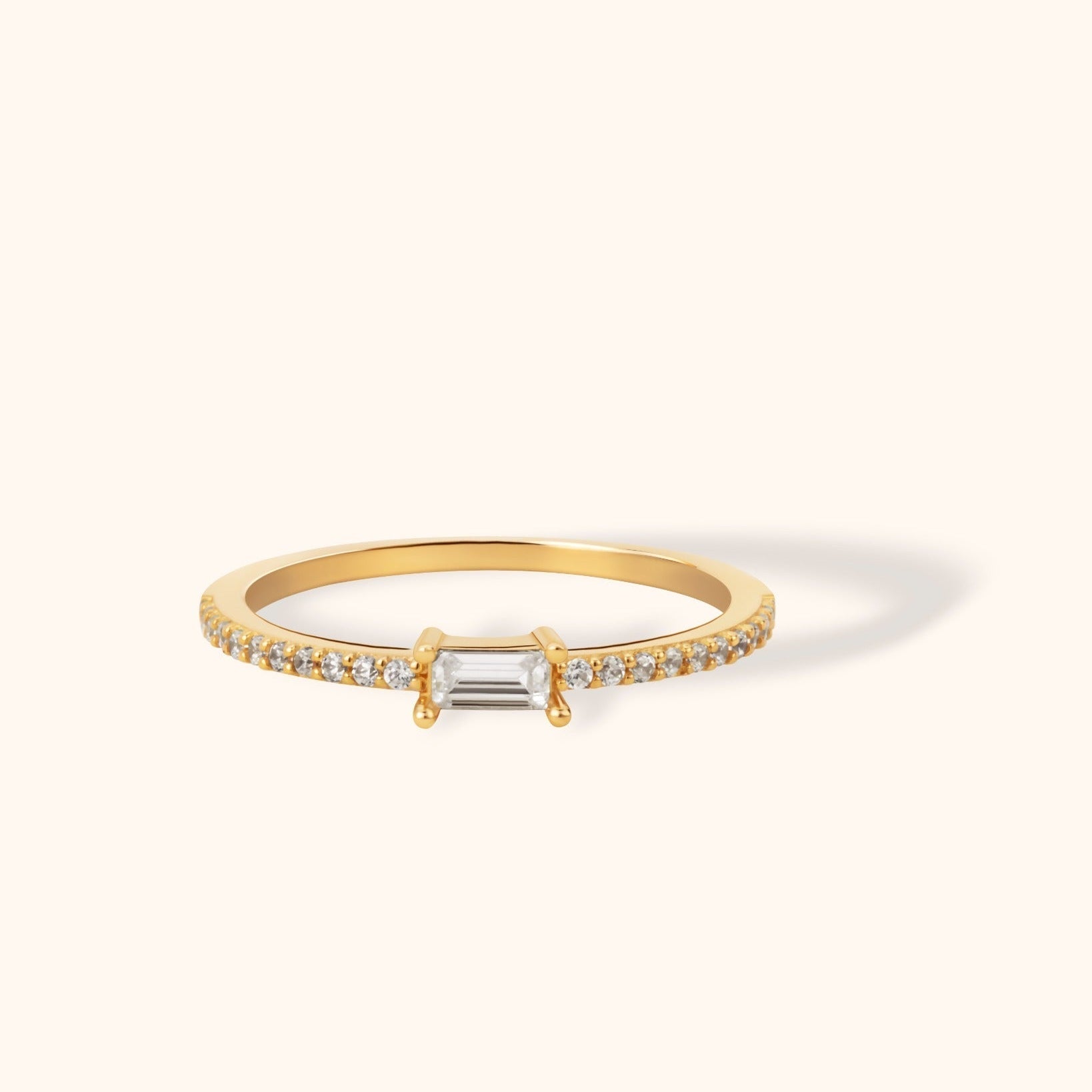 14K Äkta Guld Ring Dam med Baguette Sten – Elegant Tunn Guldring med Pavé Stenar - Noxlookjewelry