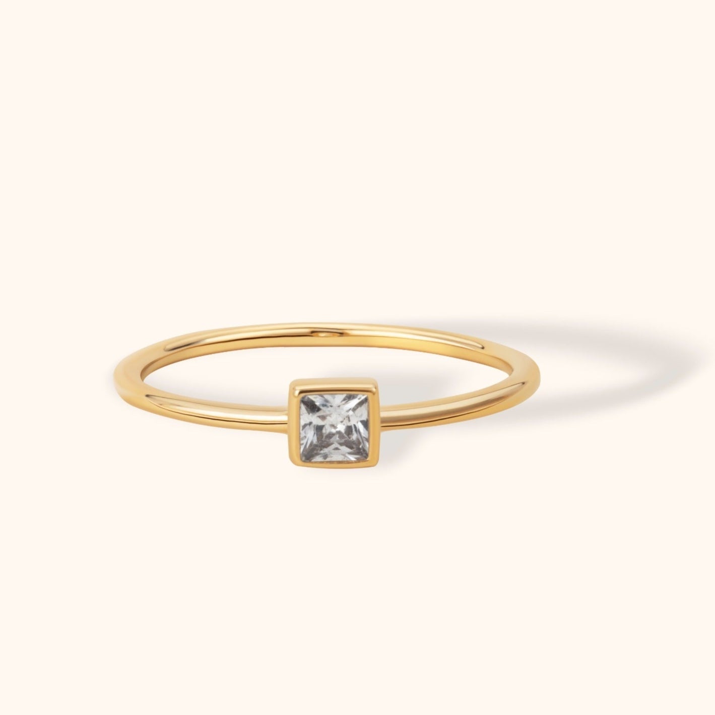 14K Äkta Guld Ring Dam med Fyrkantig Sten – Elegant Minimalistisk Solitärring - Noxlookjewelry