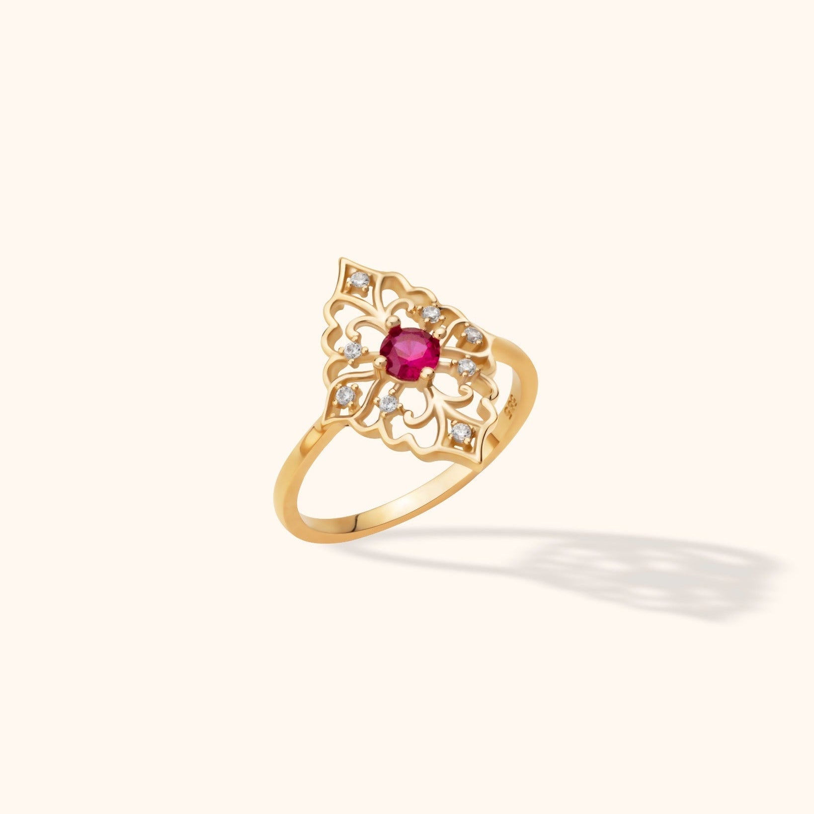 14K Äkta Guld Ring Dam med Röd Sten – Elegant Vintage Blomring i Filigrandesign - Noxlookjewelry