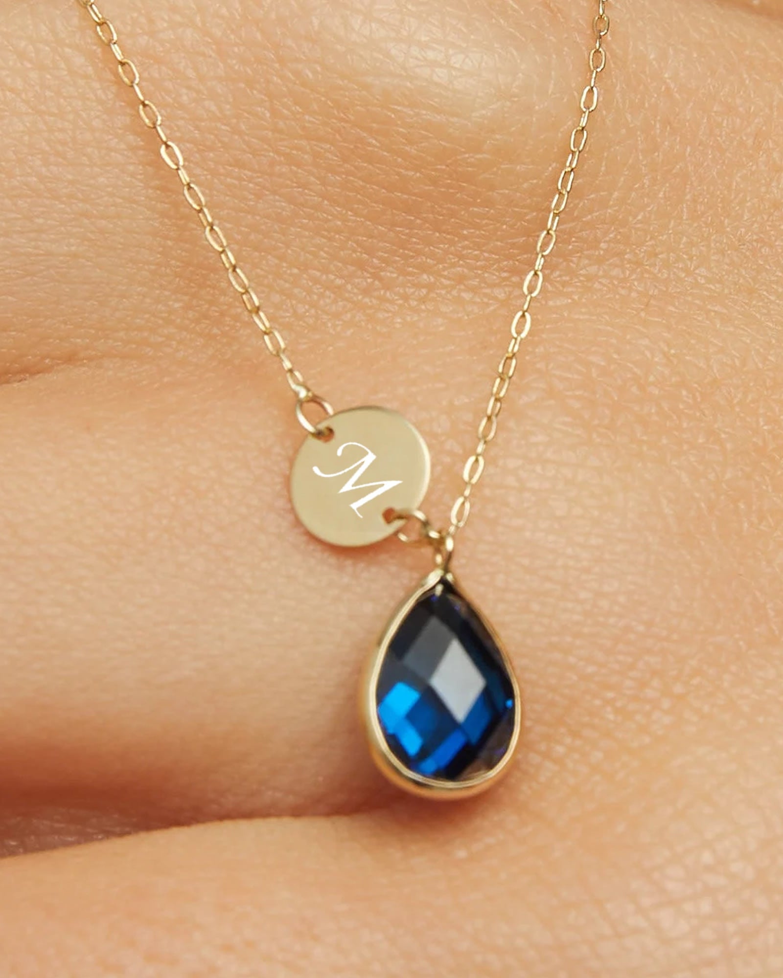 14K Äkta Guld Sapphire Drop Initial Halsband – Personligt Smycke - Noxlookjewelry