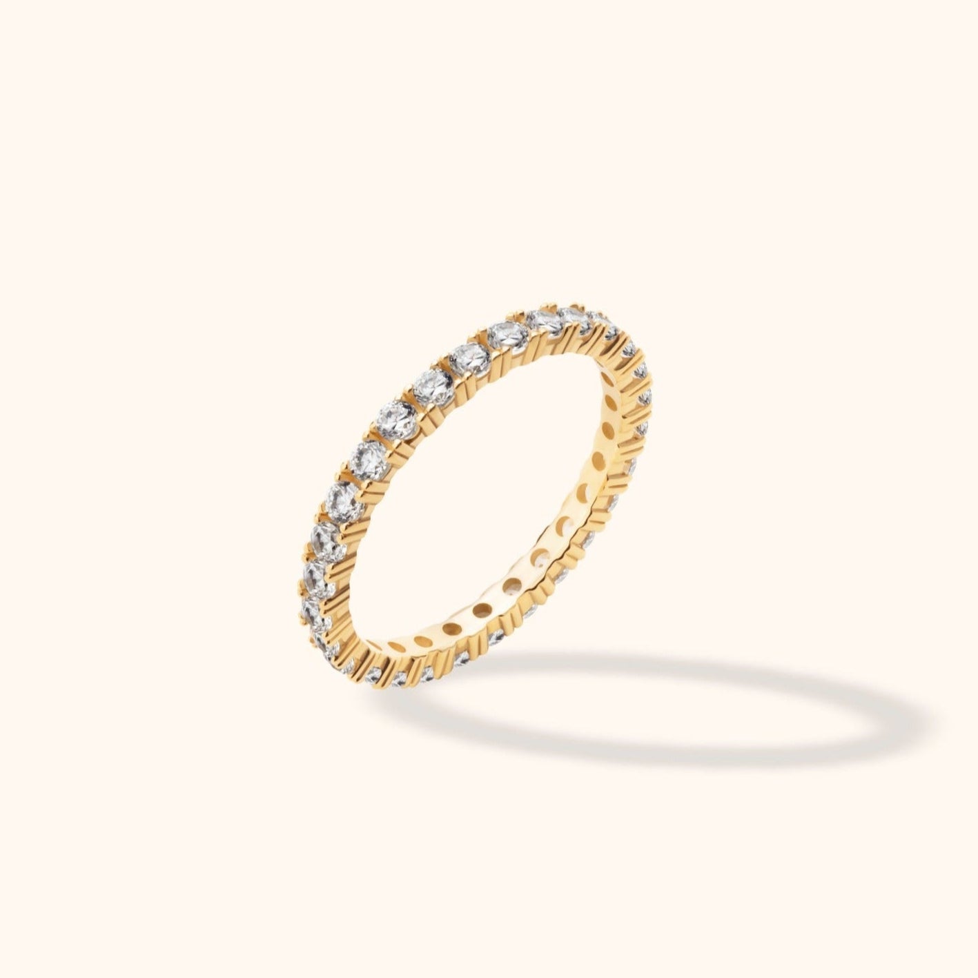 14K Guld Alliansring för Dam – Elegant Eternity Ring med Klara Stenar Runt Hela Bandet - Noxlookjewelry