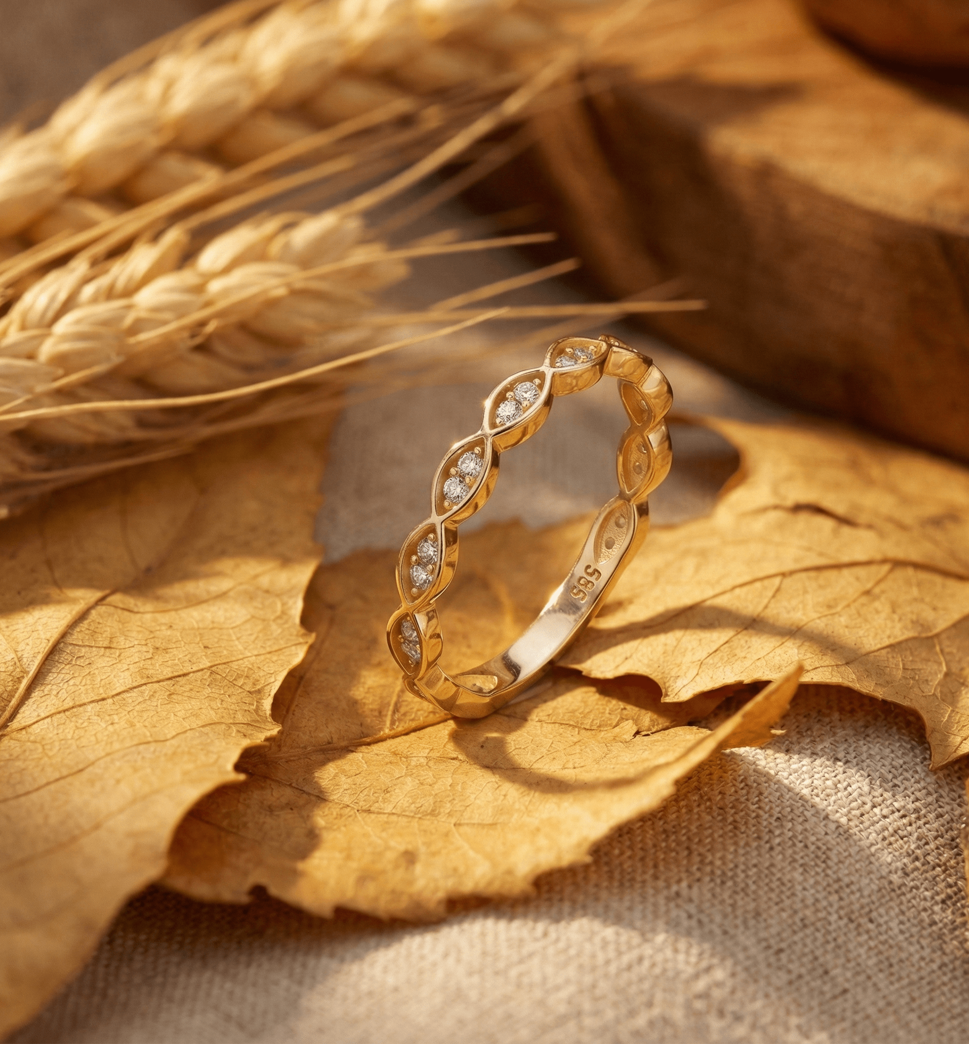 14K Guld Alliansring för Dam – Elegant Ring med Stenar i Marquise Design - Noxlookjewelry
