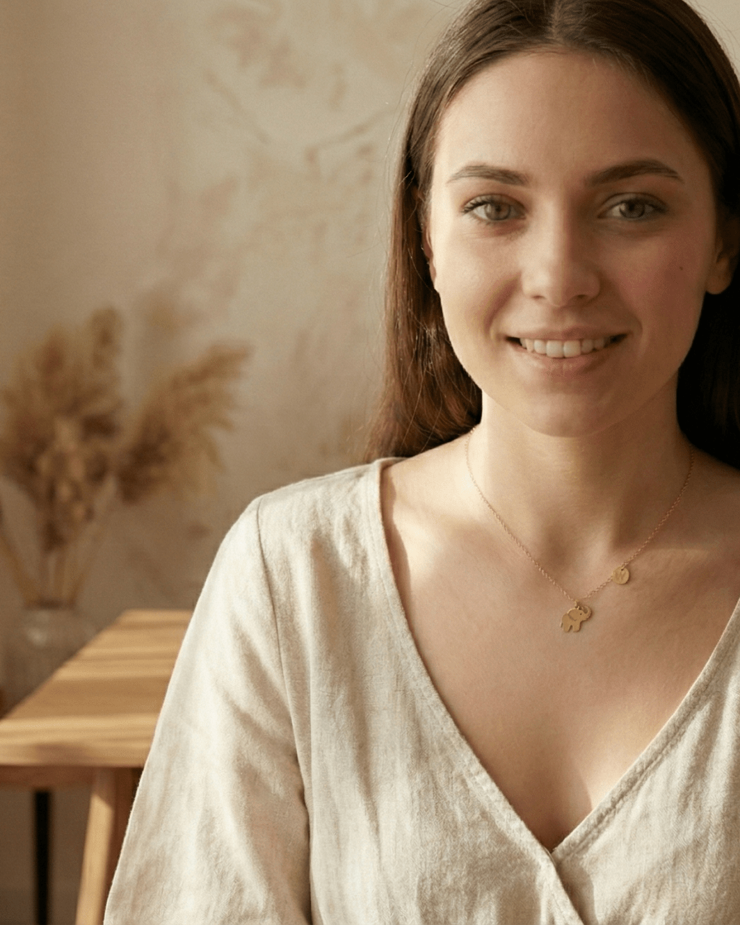 14K Guld Elefant Halsband med Personlig Bokstavsberlock - Unik Meningsfull Lyckogåva för Henne - Noxlookjewelry