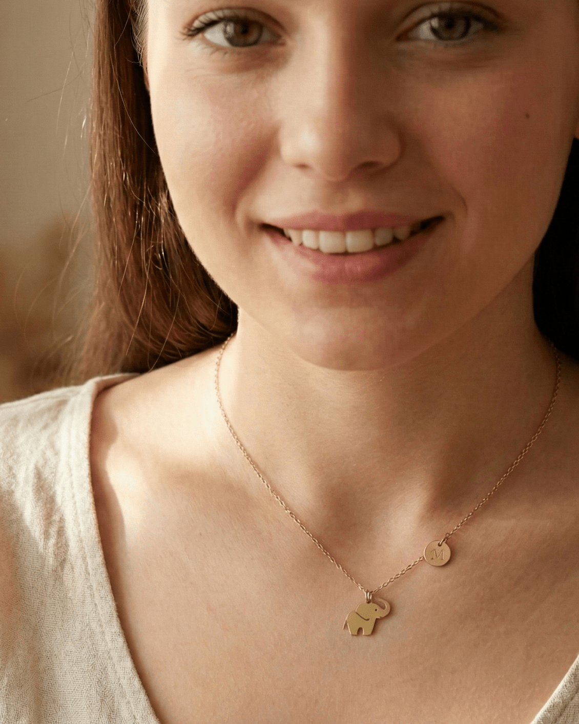 14K Guld Elefant Halsband med Personlig Bokstavsberlock - Unik Meningsfull Lyckogåva för Henne - Noxlookjewelry