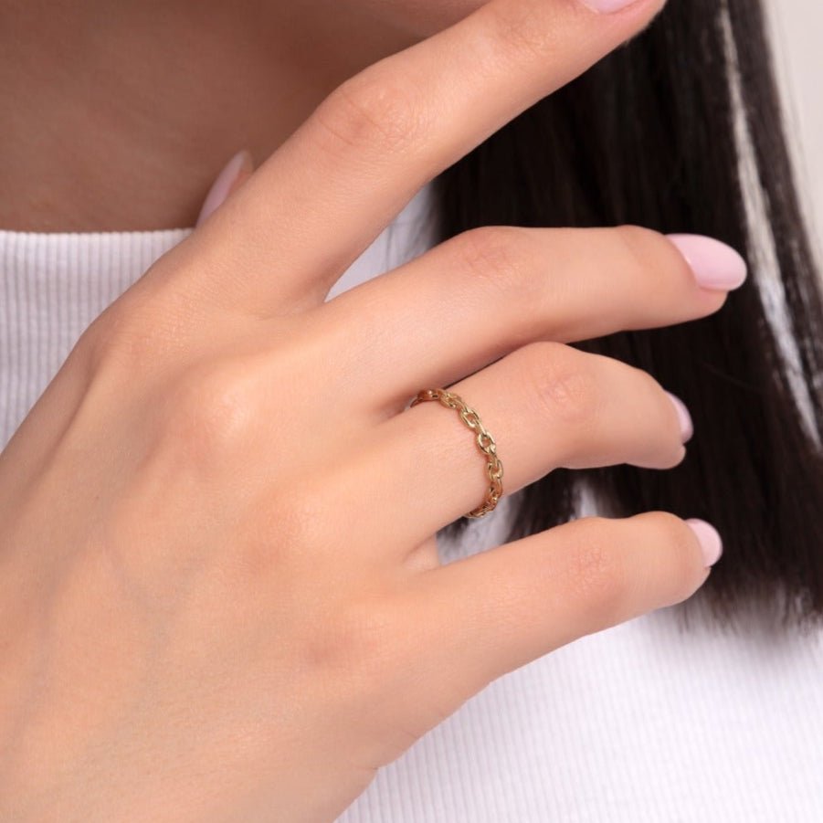 14K Guld Kedjering för Dam – Elegant Tunn Ring i Kedjedesign - Noxlookjewelry