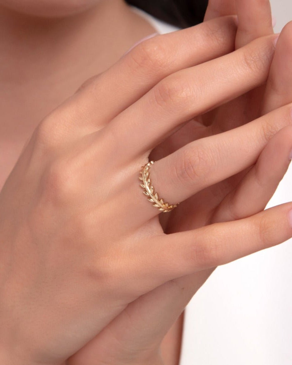14K Guld Olive Leaf Ring Dam – Elegant Naturinspirerad Stapelbar Guldring - Noxlookjewelry