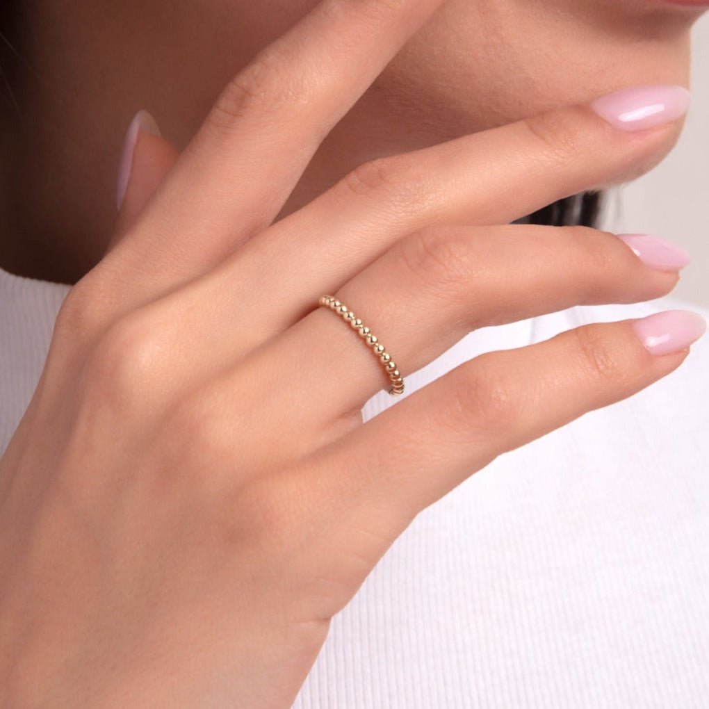14K Guld Pärlad Ring Dam – Elegant Minimalistisk Stapelbar Guldring - Noxlookjewelry