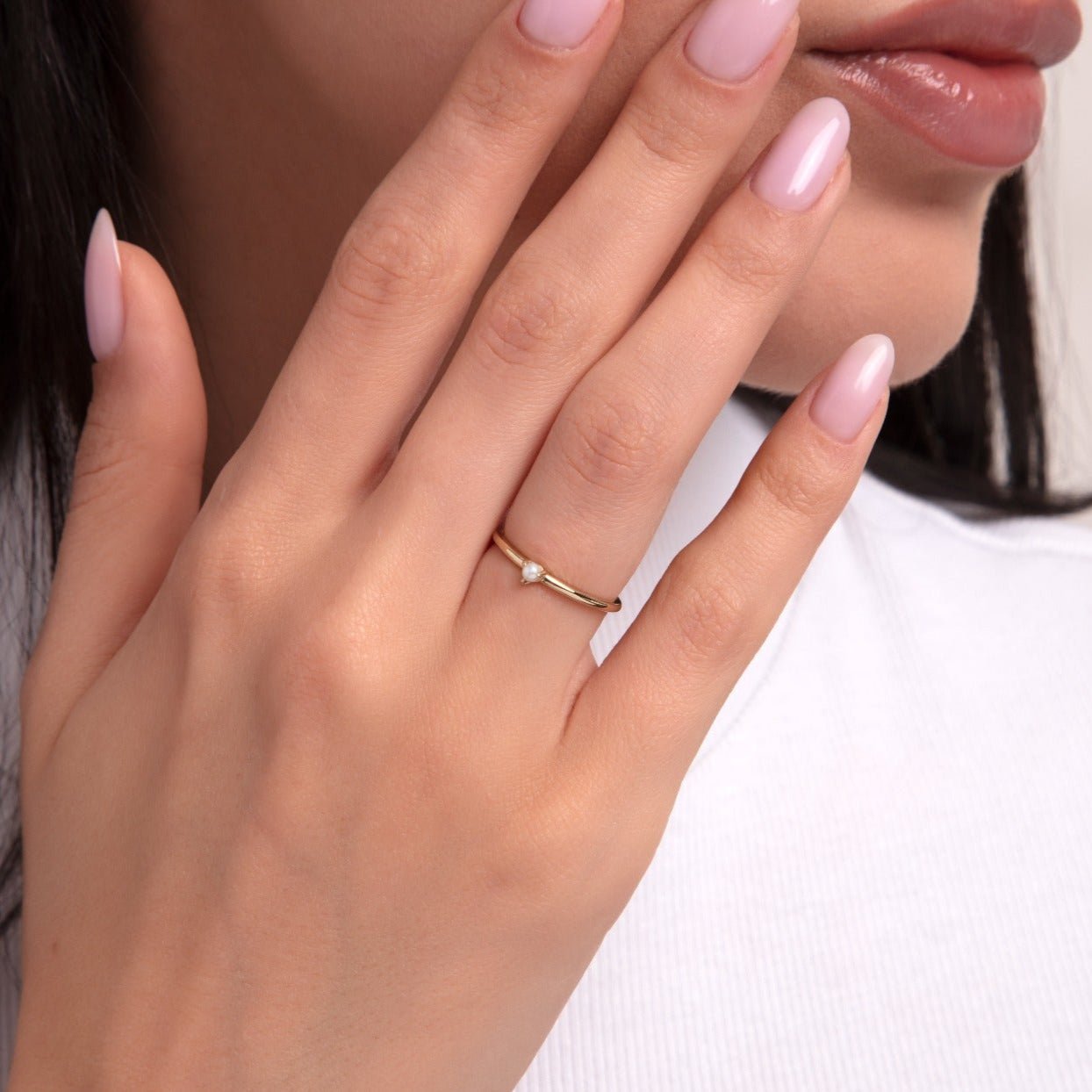 14K Guld Pärlring för Dam – Tunn Elegant Guldring med En Pärla - Noxlookjewelry