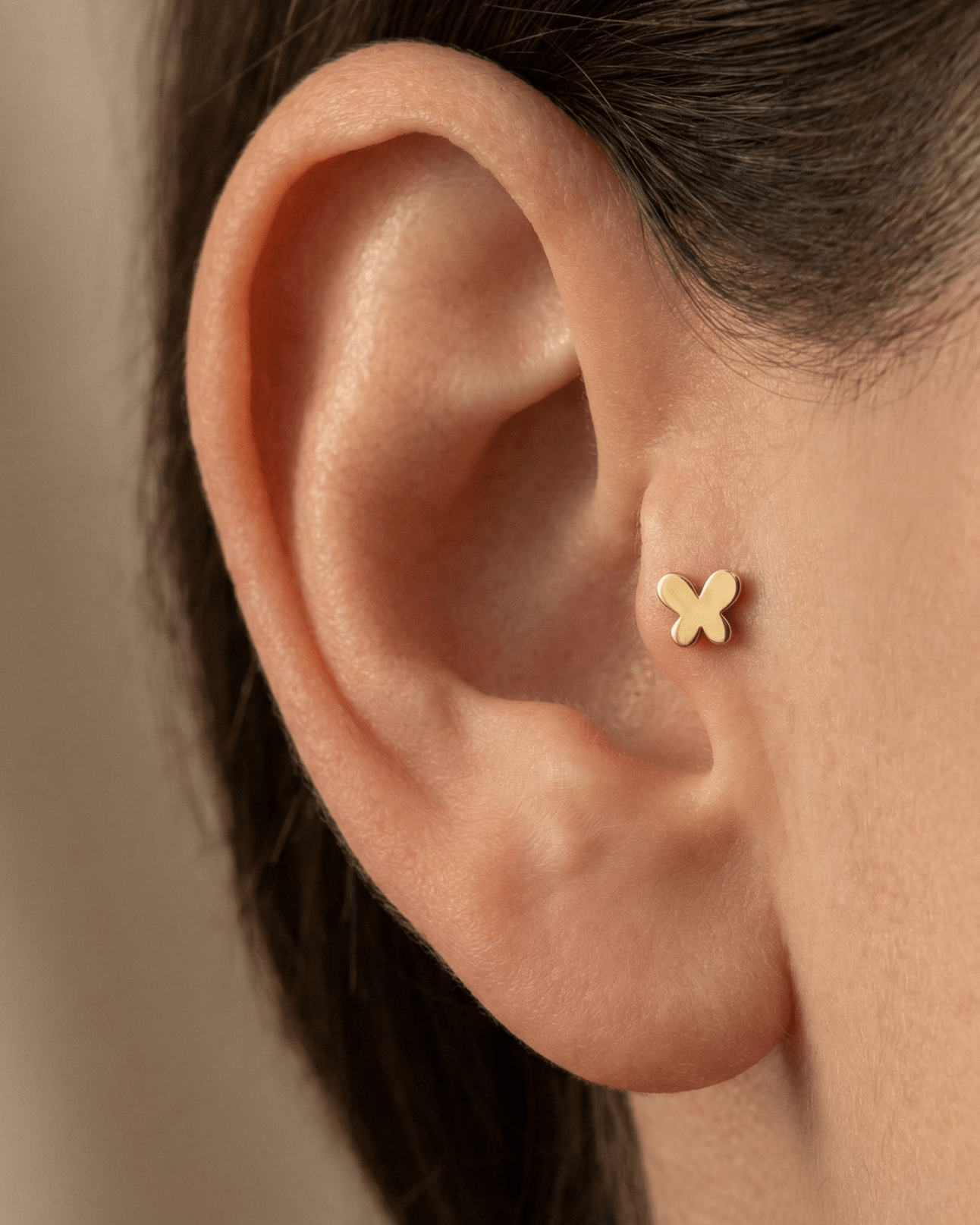 14K Guld Piercing Med Blommotiv Och Elegant Minimalistisk Design - Noxlookjewelry