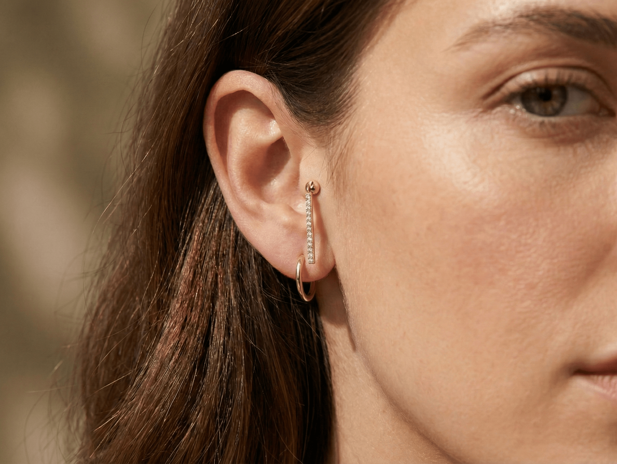 14K Guld Piercing Med Hängande Stav Och Elegant Stendesign - Noxlookjewelry