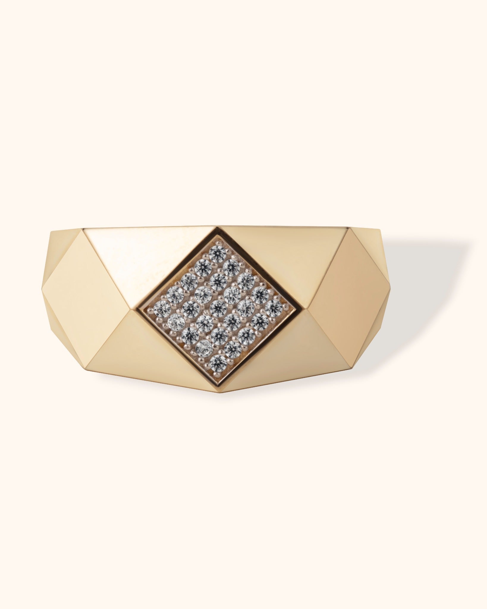 14K Guld Signetring för Dam – Bred Designring med Gnistrande Stenar - Noxlookjewelry