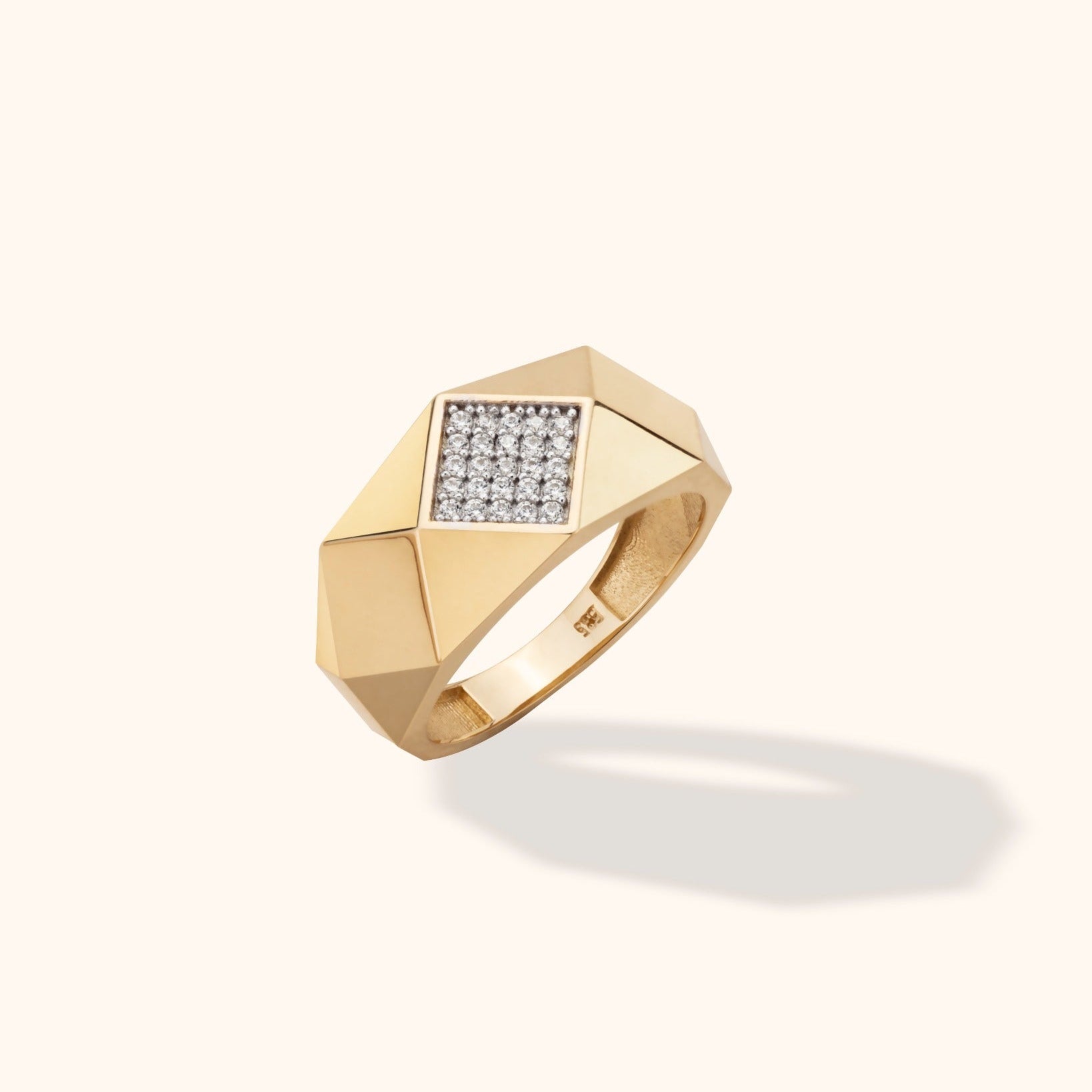 14K Guld Signetring för Dam – Bred Designring med Gnistrande Stenar - Noxlookjewelry