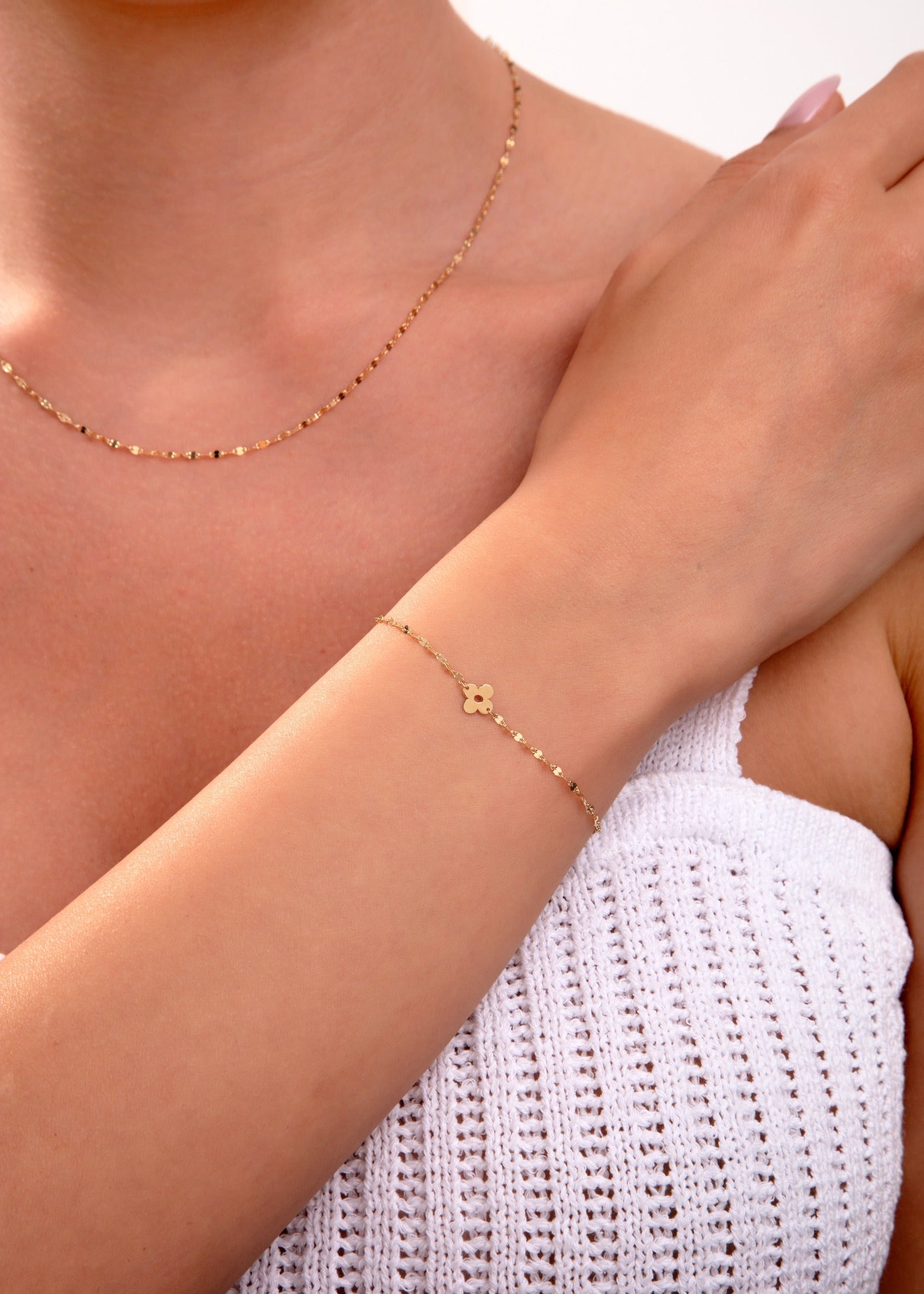14K Guldarmband Dam Med Blommotiv Och Elegant Minimalistisk Stil - Noxlookjewelry