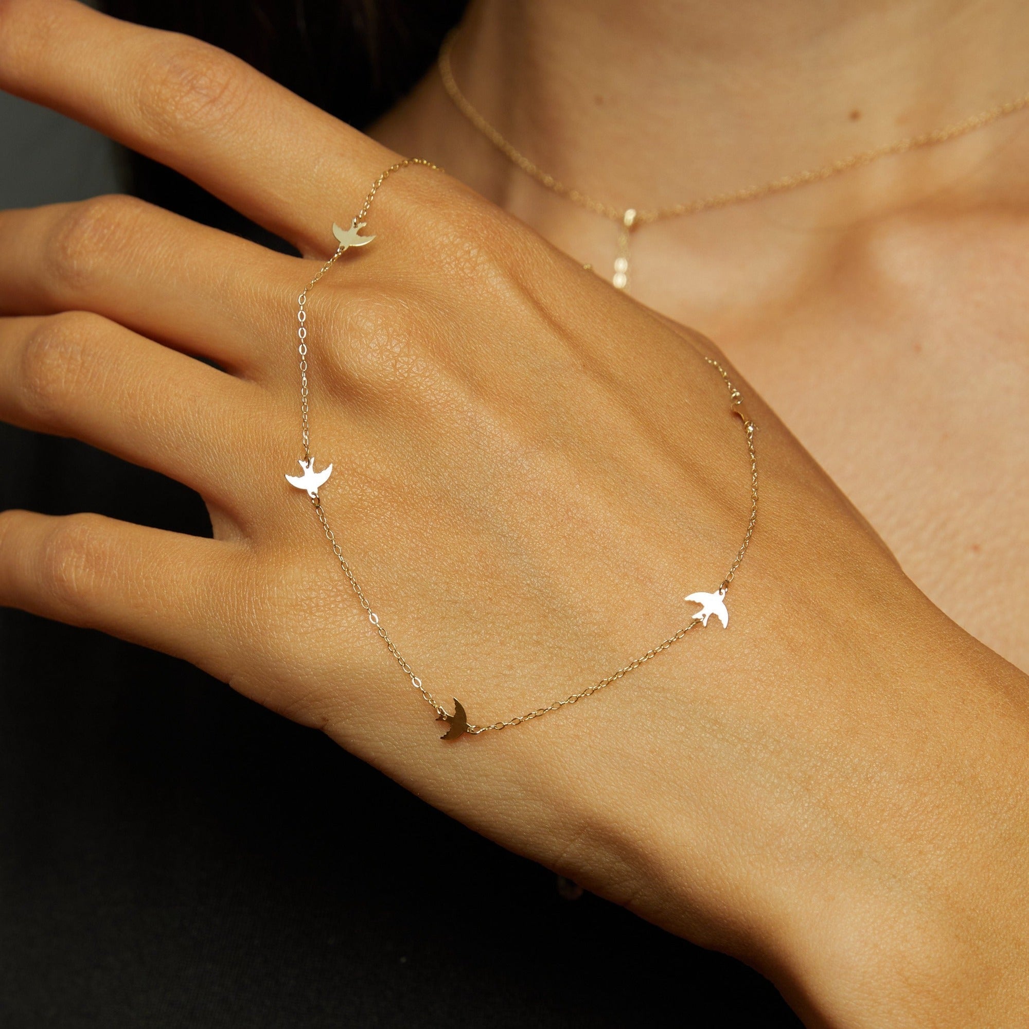 14K Guldarmband Dam Med Fåglar I Äkta Guld Minimalistiskt Armband - Noxlookjewelry