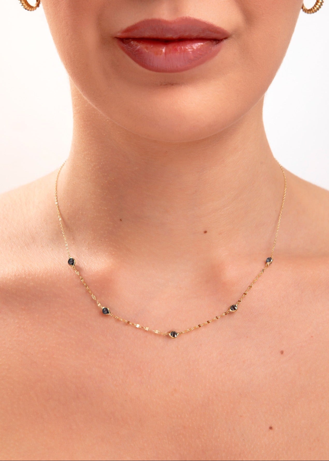 14K Guldhalsband Dam Med Blå Stendetaljer Och Elegant Minimalistisk Stil - Noxlookjewelry