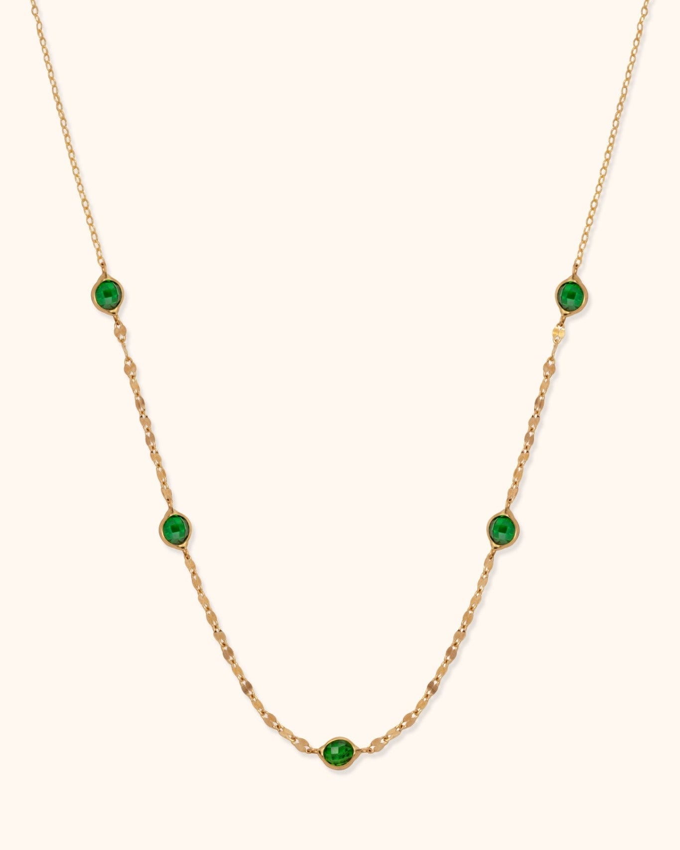 14K Guldhalsband Dam Med Gröna Stendetaljer Och Elegant Minimalistisk Stil - Noxlookjewelry