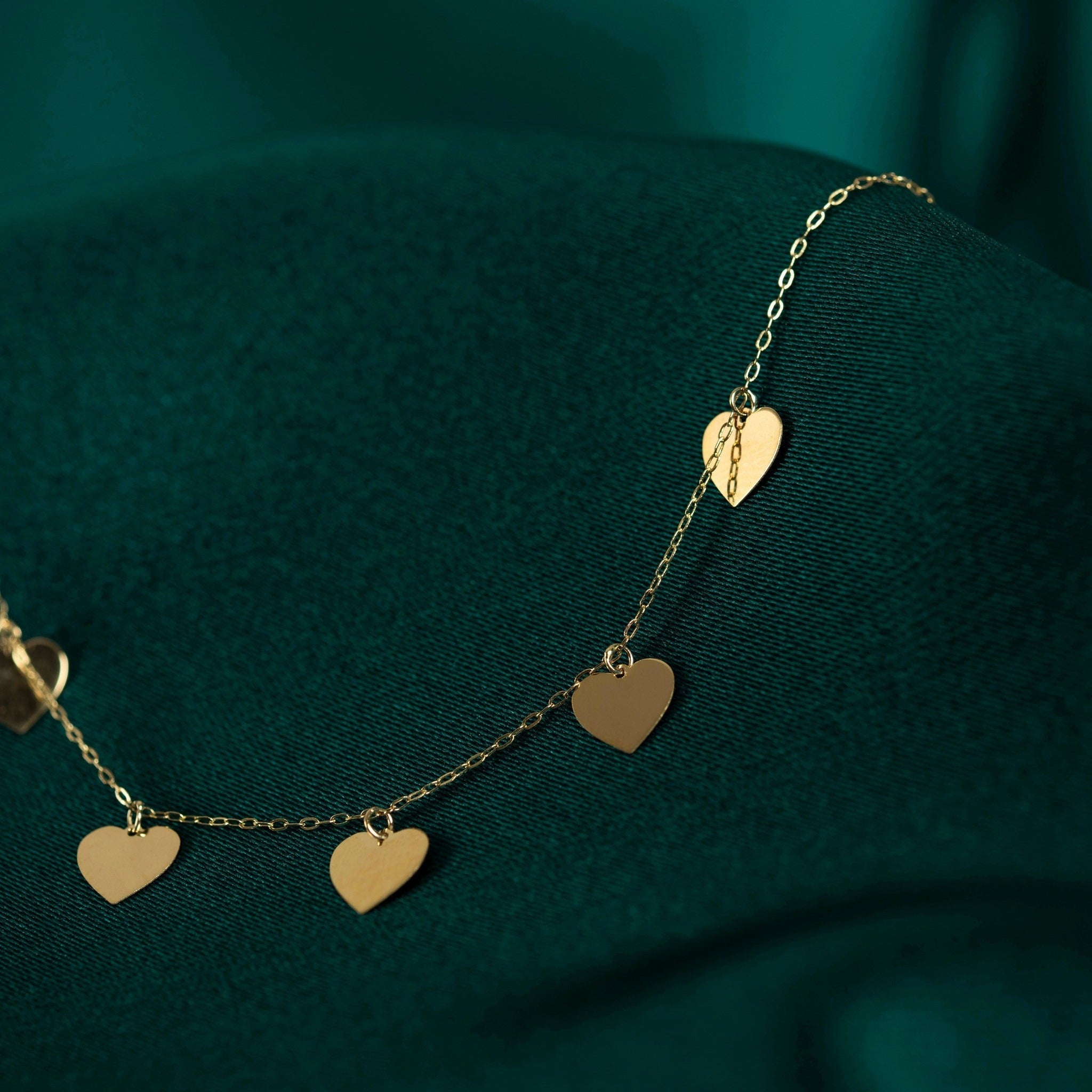 14K Guldhalsband Dam Med Hjärtan I Äkta Guld Elegant Hjärta Halsband Med Flera Berlocker - Noxlookjewelry