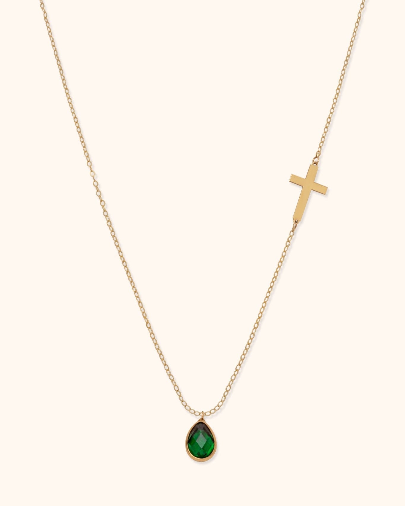 14K Guldhalsband Dam Med Kors Och Grön Droppformad Pendant I Elegant Design - Noxlookjewelry