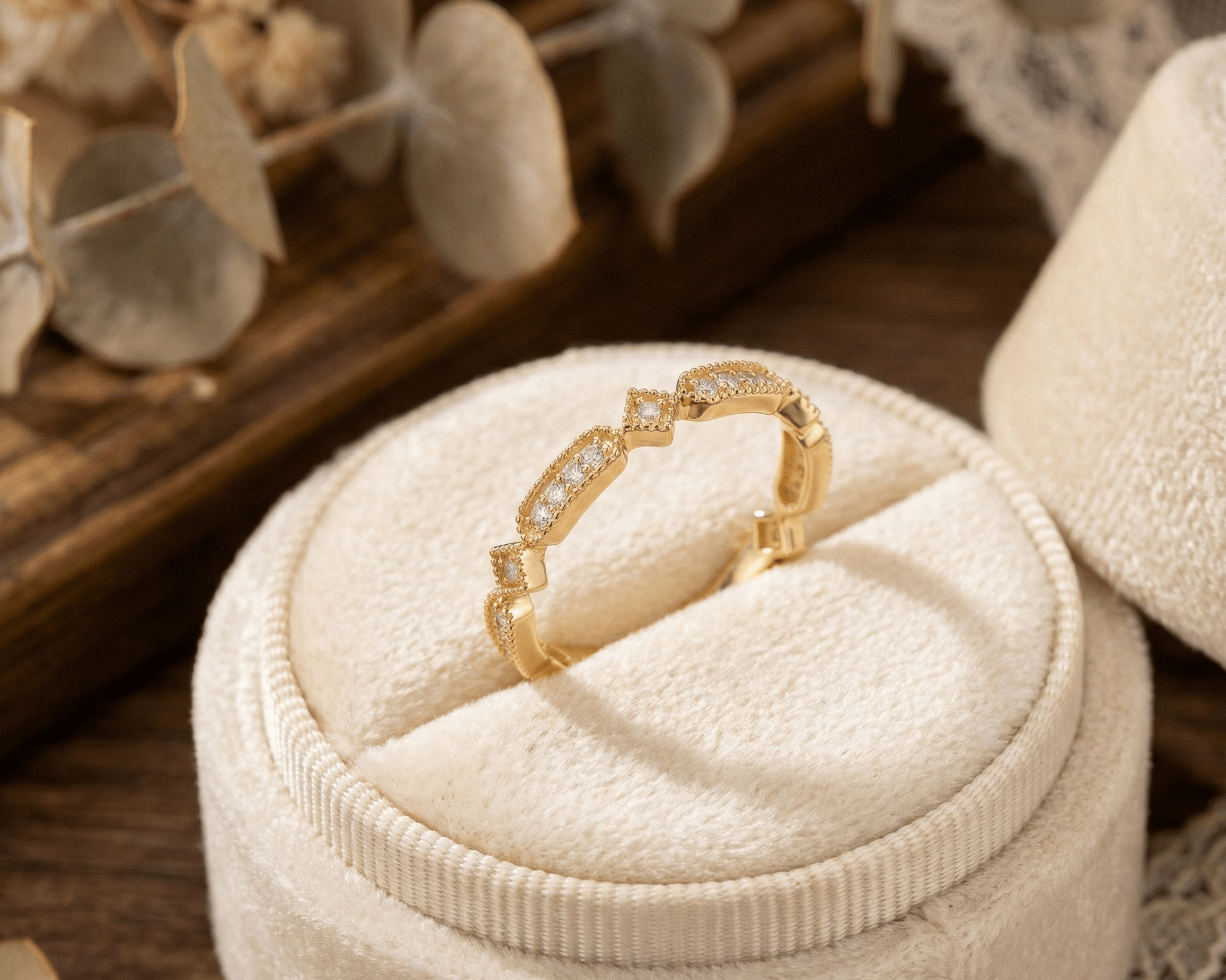 14K Guldring Dam – Art Deco Pavé Band i Äkta Guld - Noxlookjewelry