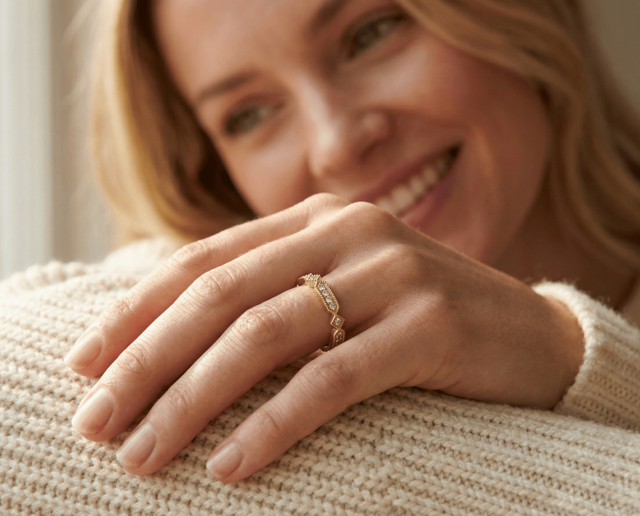 14K Guldring Dam – Art Deco Pavé Band i Äkta Guld - Noxlookjewelry