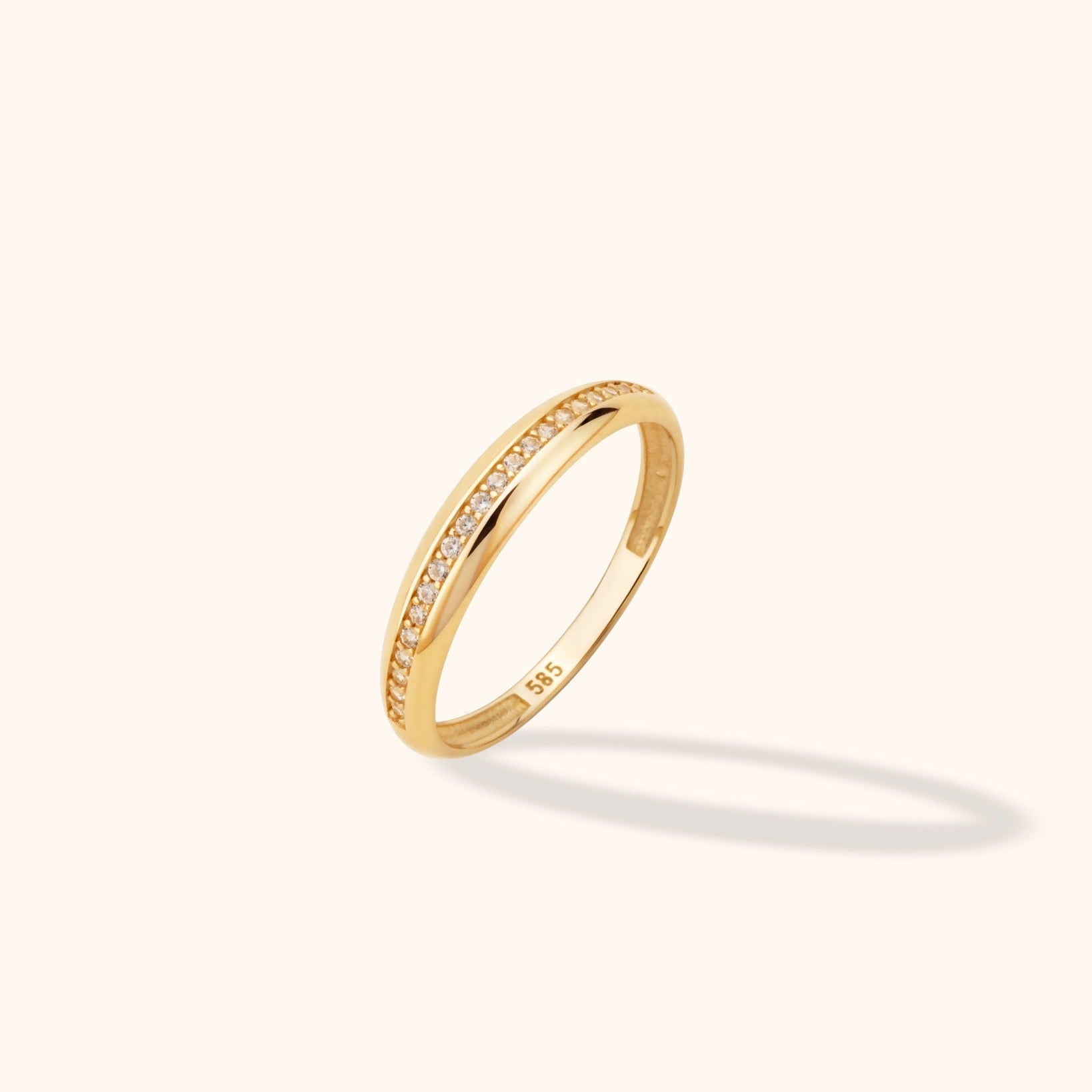 14K Guldring Dam – Elegant Tunn Kanalring med Stenar i Äkta 14K Guld - Noxlookjewelry