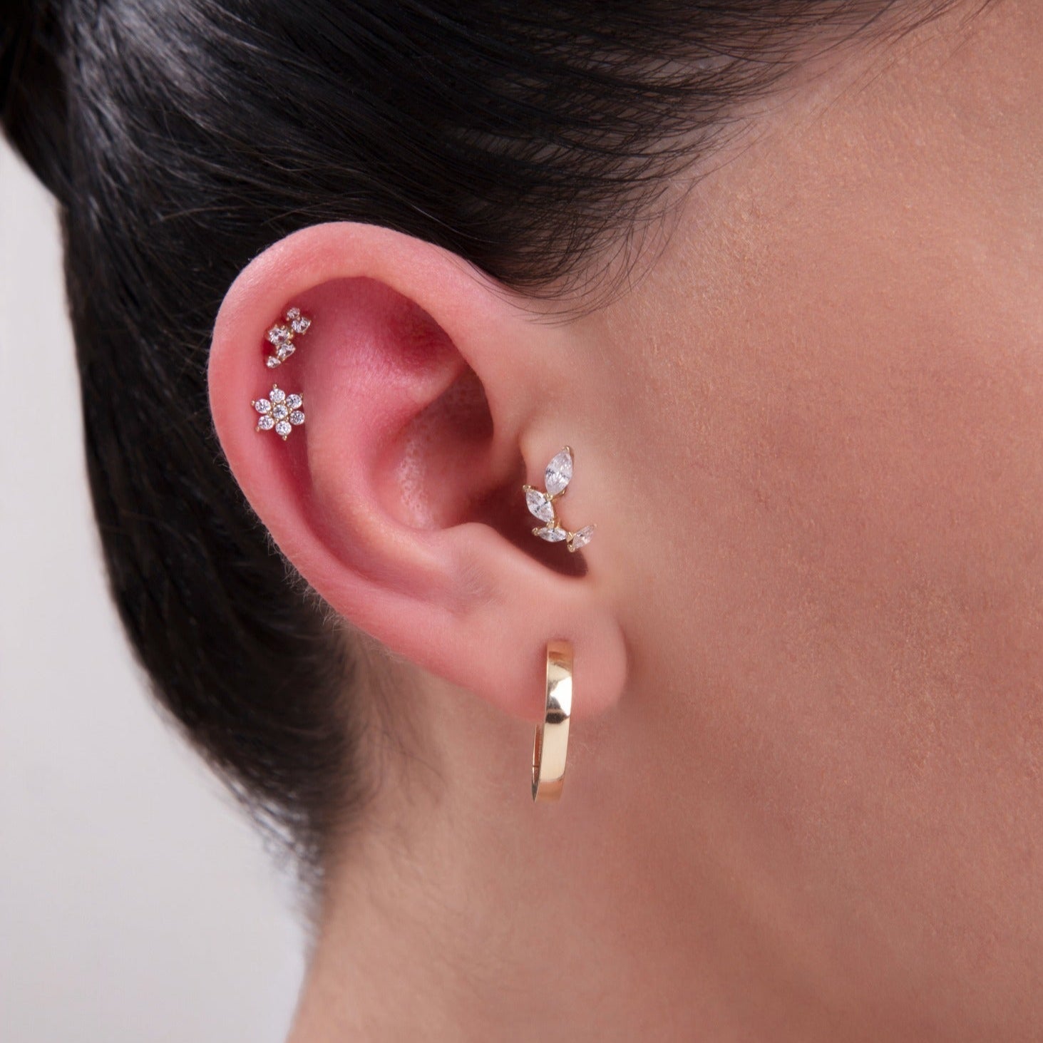 14K Marquise Tragusörhänge I Äkta Guld Broskörhänge - Noxlookjewelry