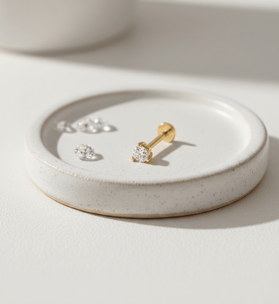 14K Tragus Örhänge Classic Solitaire I Äkta Guld Minimal Cartilage Stud - Noxlookjewelry