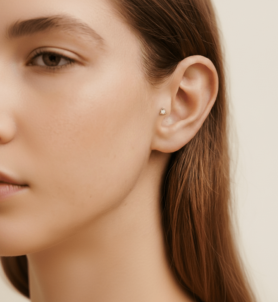 14K Tragus Örhänge Classic Solitaire I Äkta Guld Minimal Cartilage Stud - Noxlookjewelry