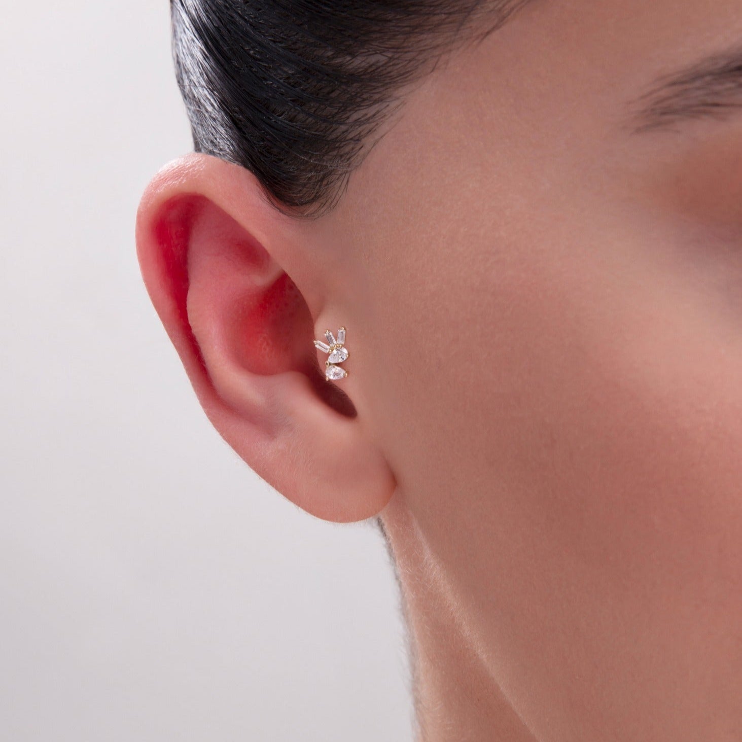 14K Tragus Örhänge Mixed Cut Cluster I Äkta Guld Elegant Cartilage Stud - Noxlookjewelry