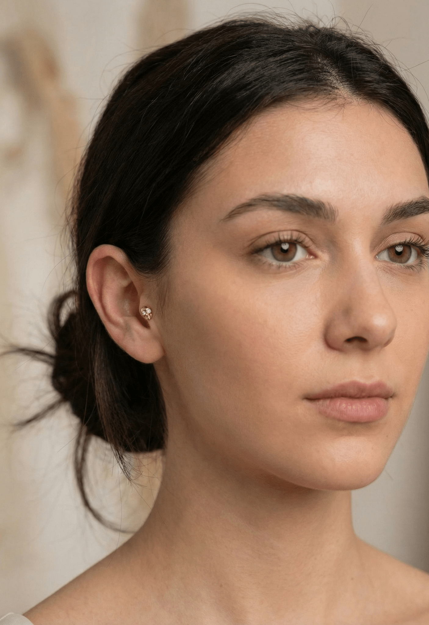 14K Tragusörhänge Skalle I Äkta Guld Minimal Broskörhänge - Noxlookjewelry