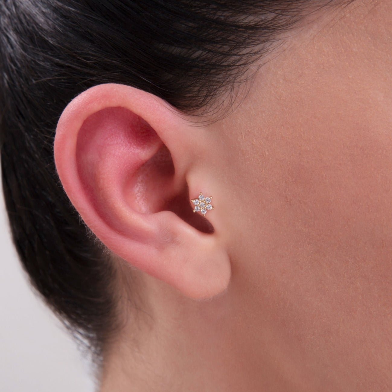 14K Tragusörhänge Snöflinga I Äkta Guld Elegant Broskörhänge - Noxlookjewelry