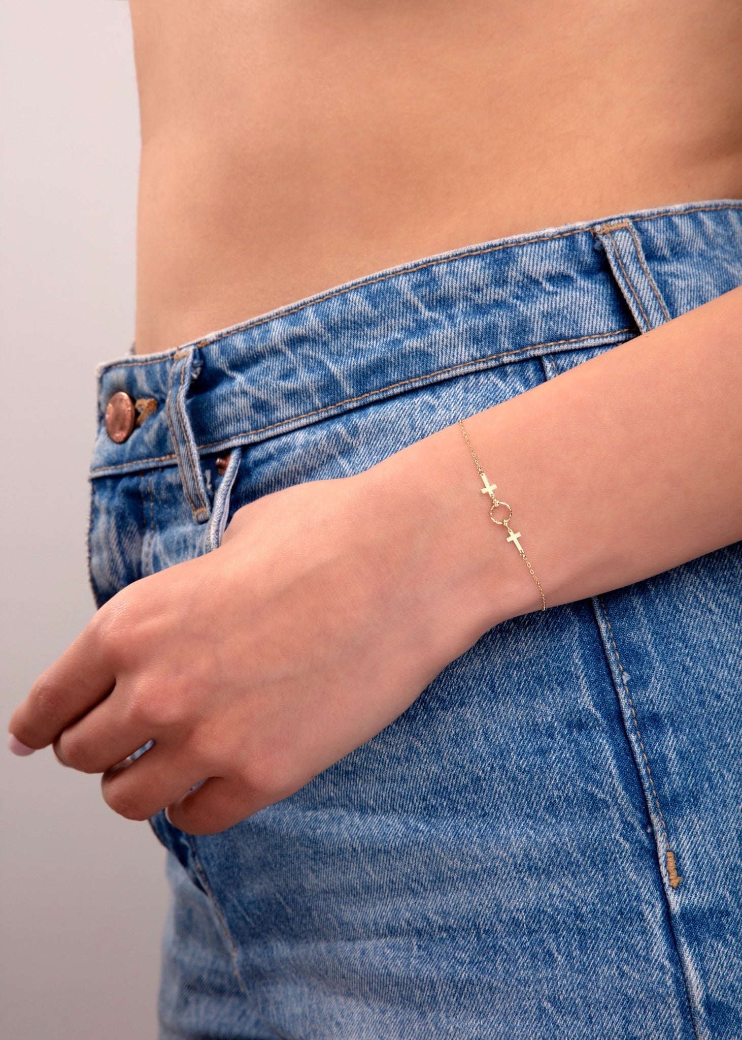 14K Äkta Guld Armband Dam – Kors Armband med Elegant Ringdetalj - Noxlookjewelry
