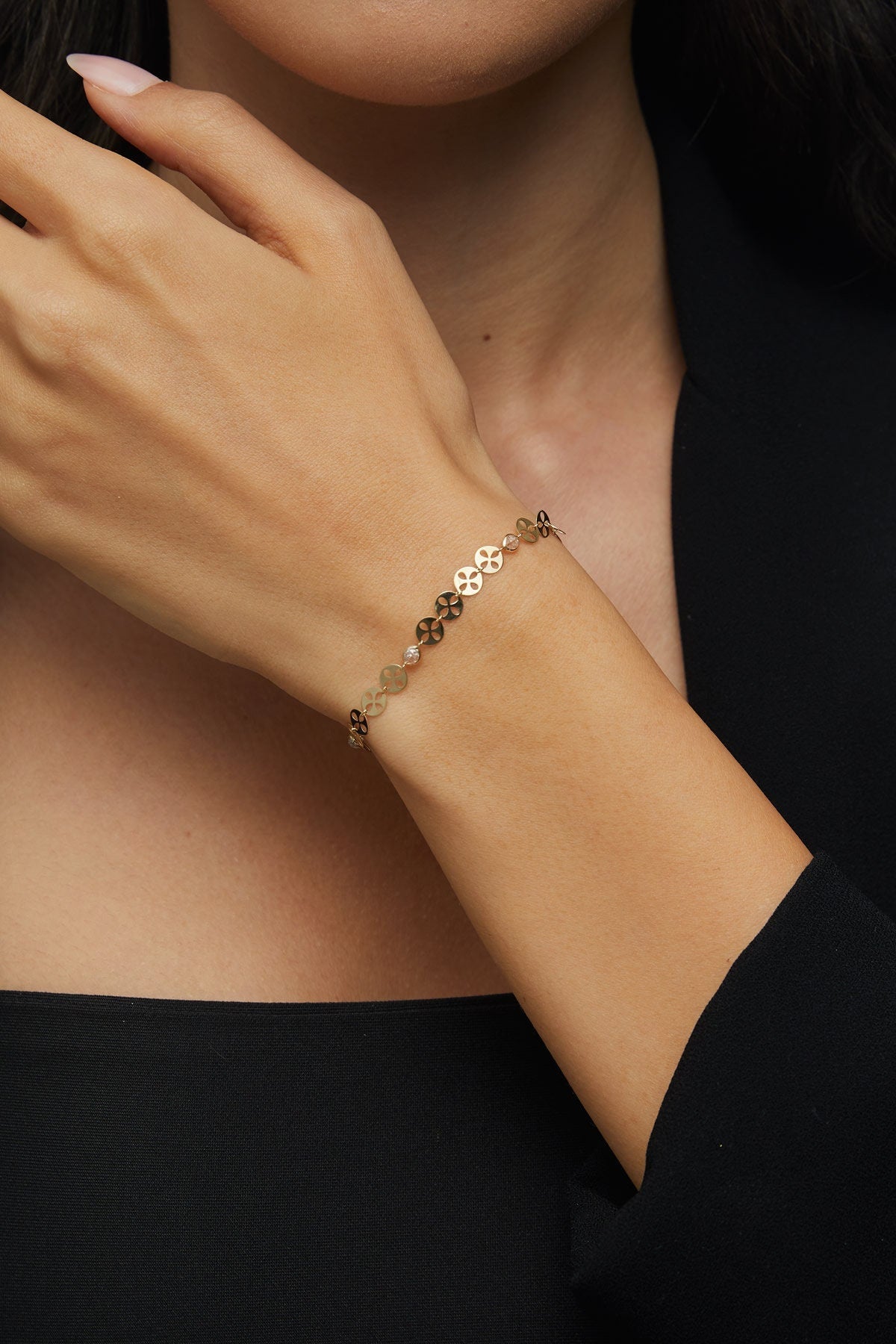 14K Äkta Guld Armband Dam – Minimalistiskt Guldarmband med Runda Detaljer - Noxlookjewelry
