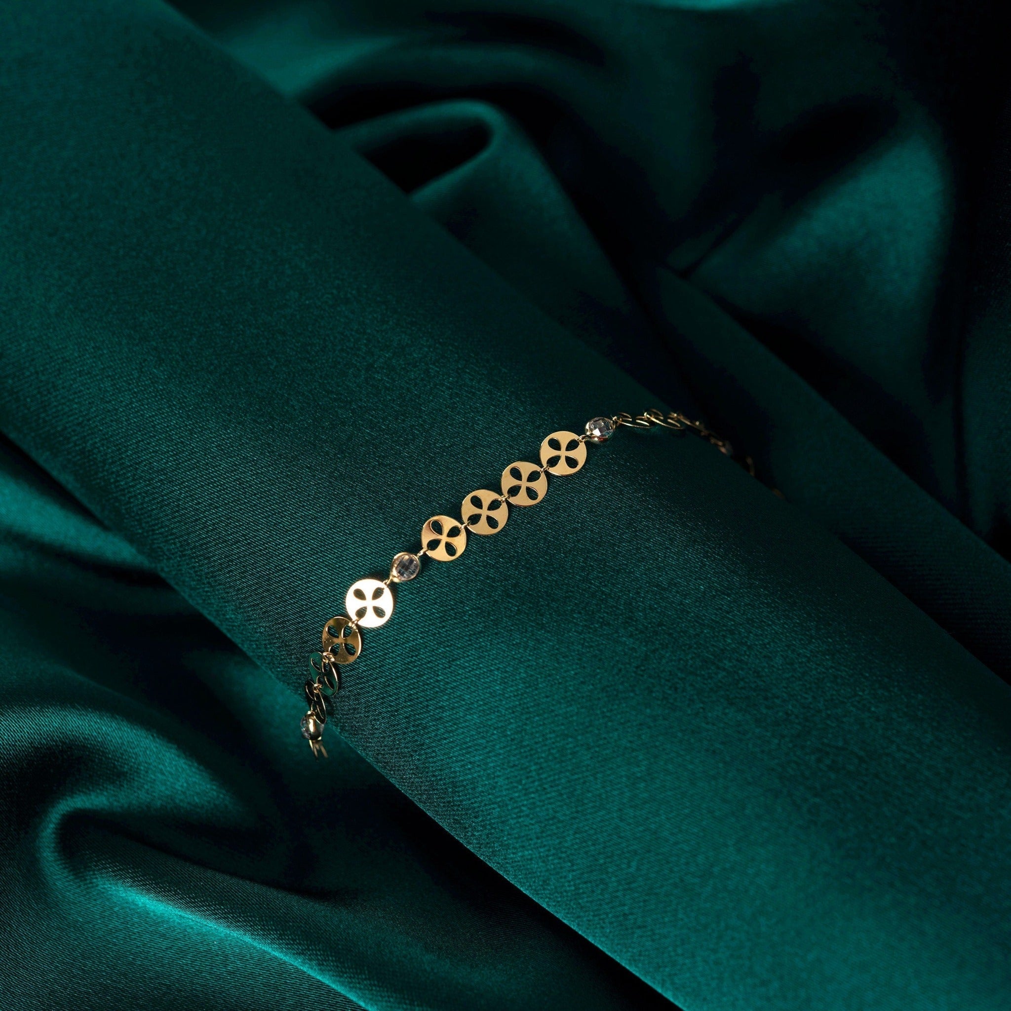 14K Äkta Guld Armband Dam – Minimalistiskt Guldarmband med Runda Detaljer - Noxlookjewelry
