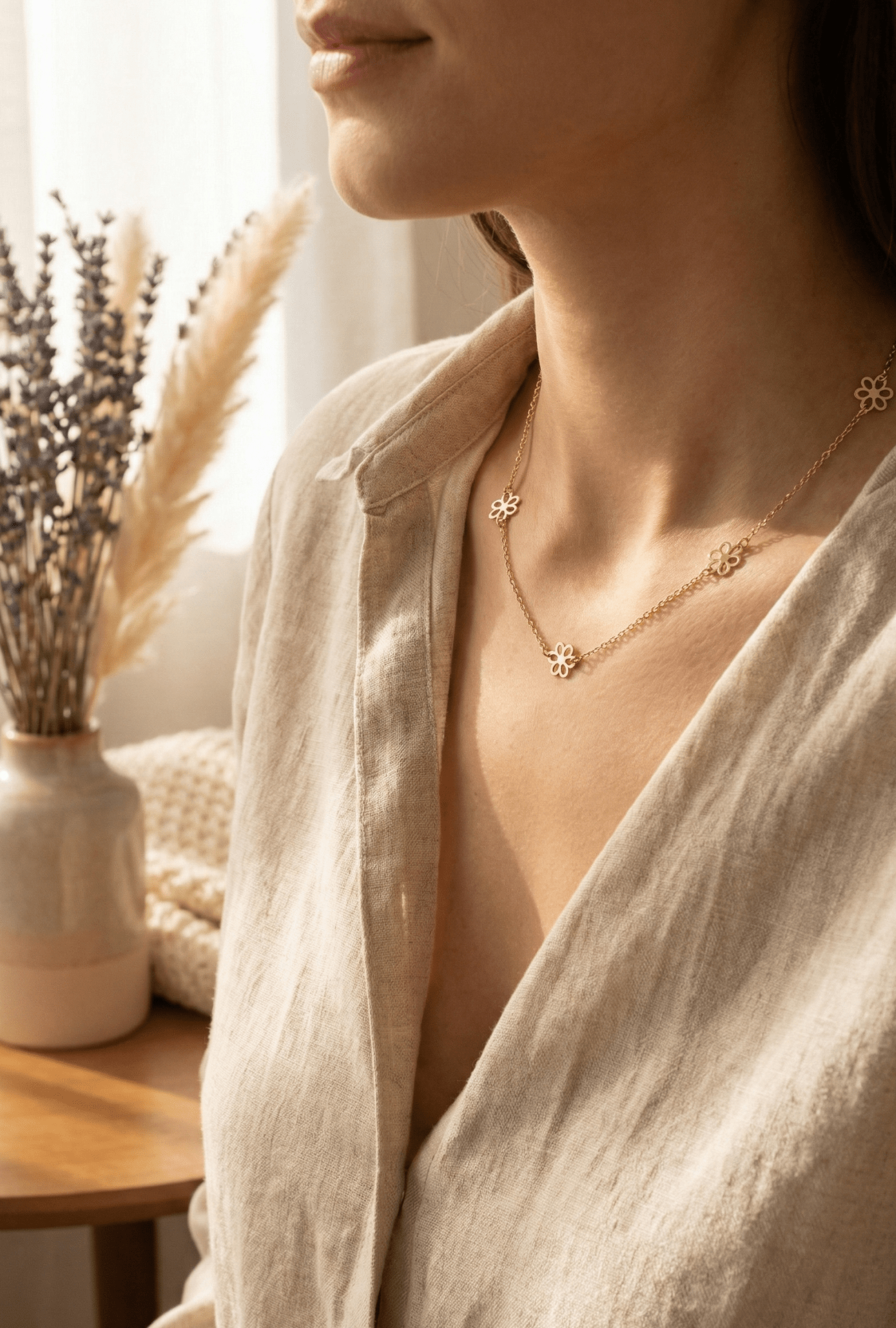 14K Äkta Guld Blomma Halsband Dam – Elegant Blomster Halsband i 585 Guld - Noxlookjewelry
