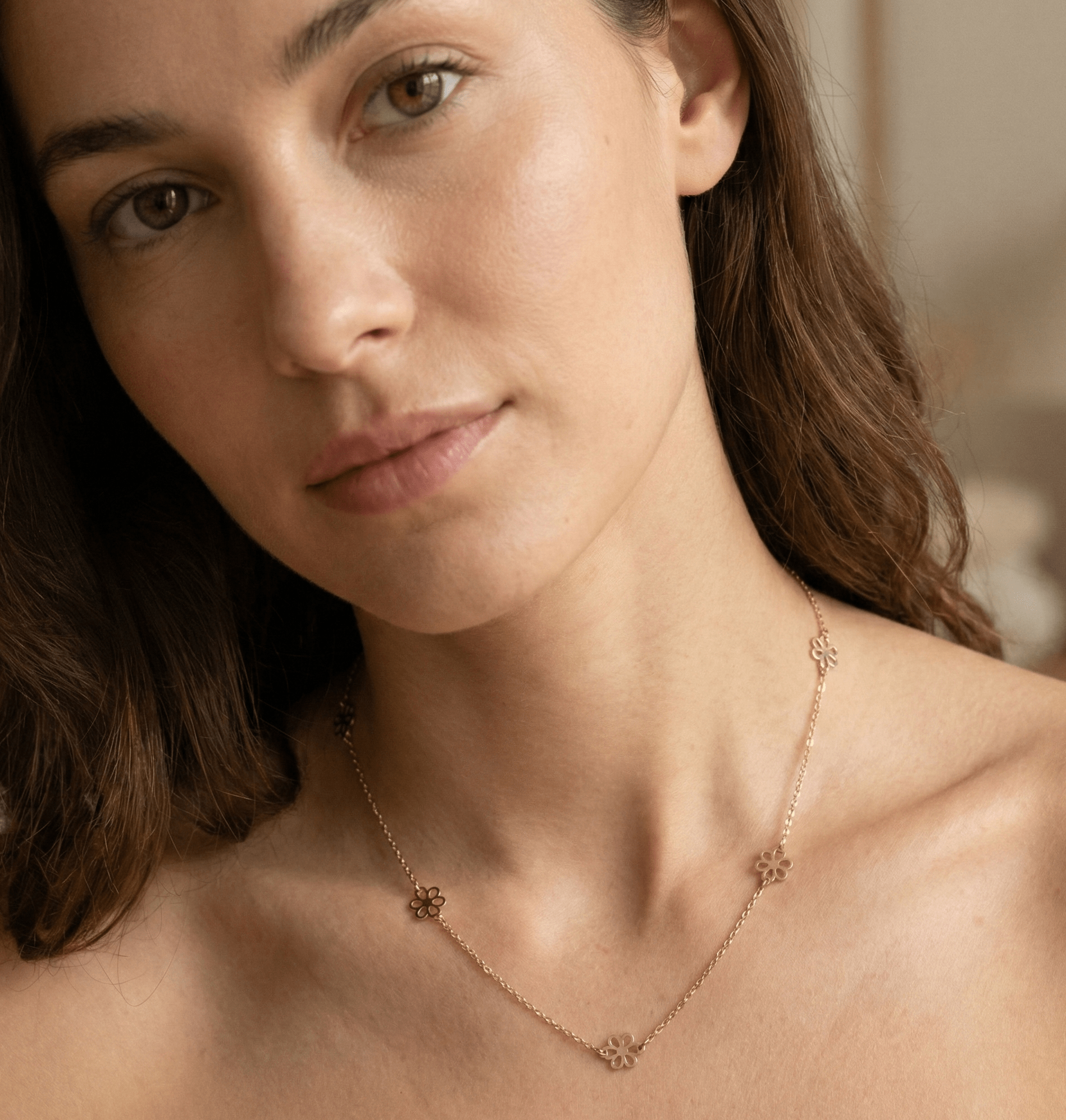 14K Äkta Guld Blomma Halsband Dam – Elegant Blomster Halsband i 585 Guld - Noxlookjewelry