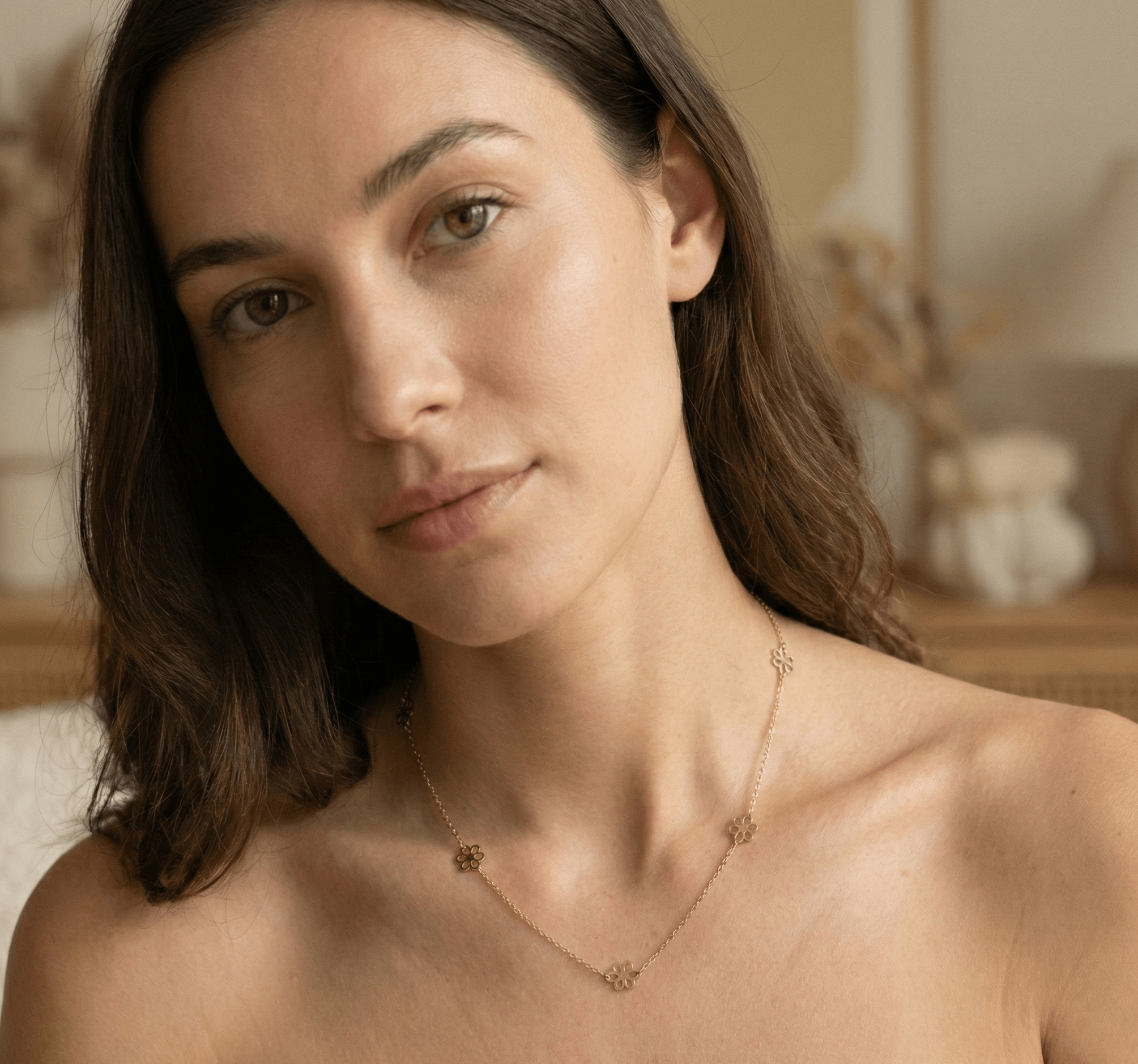 14K Äkta Guld Blomma Halsband Dam – Elegant Blomster Halsband i 585 Guld - Noxlookjewelry