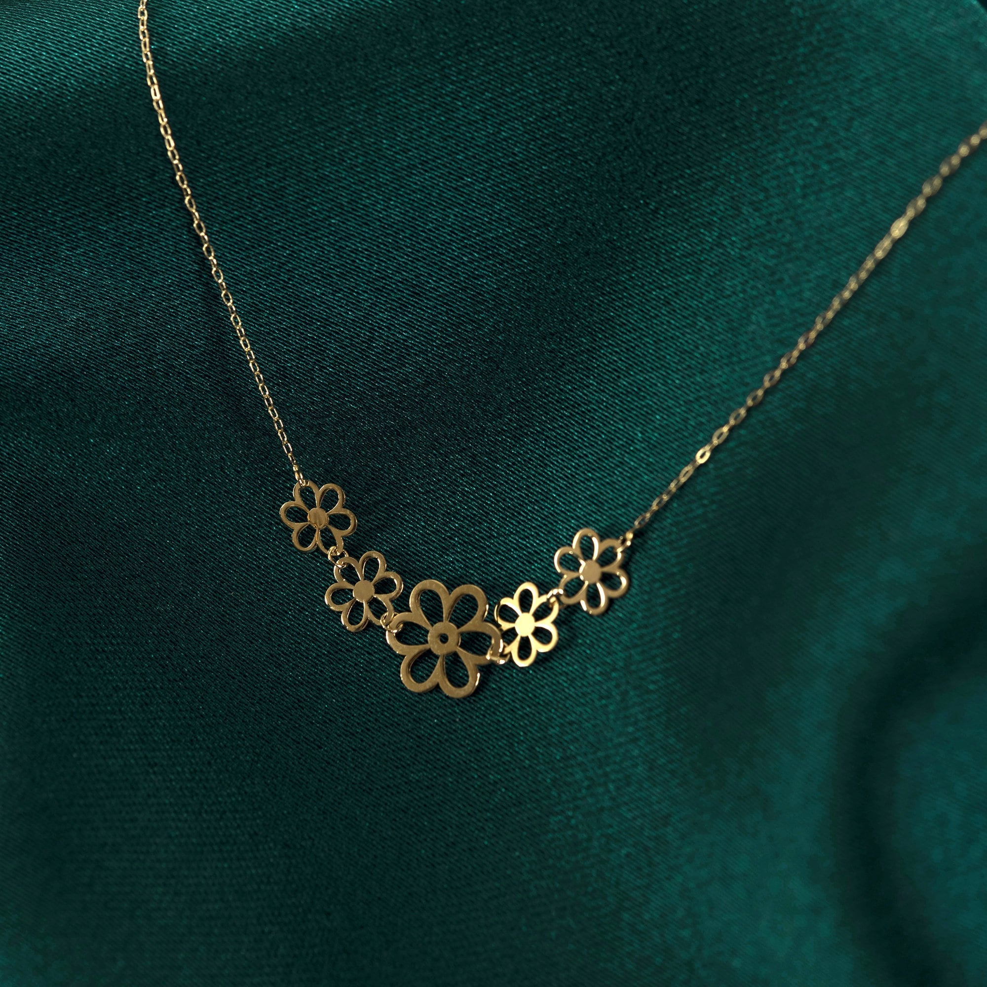 14K Äkta Guld Blomster Halsband Dam – Elegant Blomma Halsband i 585 Guld - Noxlookjewelry