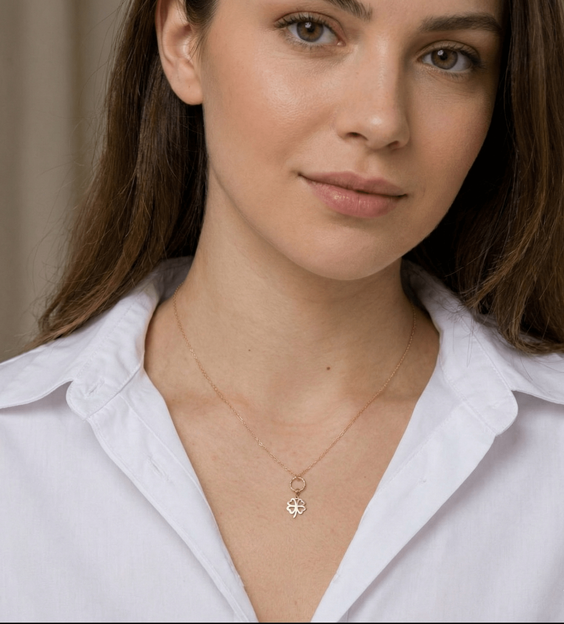 14K Äkta Guld Fyrklöver Halsband Dam – Elegant Klöver Smycke - Noxlookjewelry