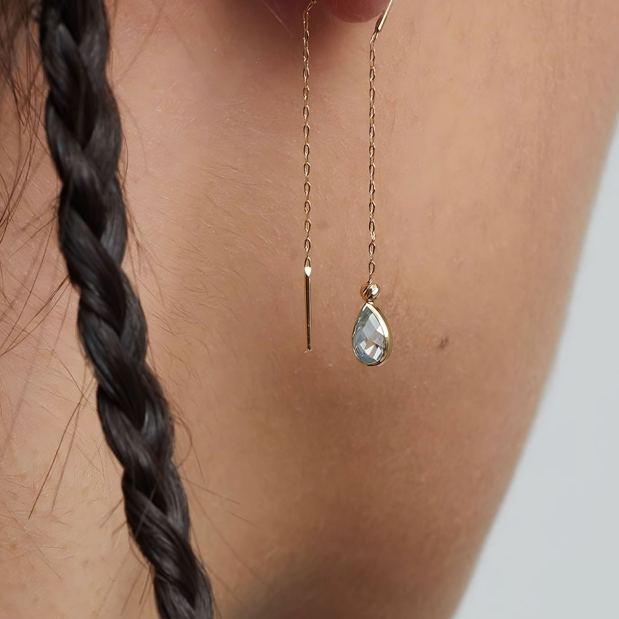 14K Äkta Guld Hängande Örhängen – Kedjeörhängen med Blå Zirkon - Noxlookjewelry