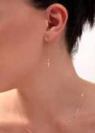 14K Äkta Guld Kors Örhängen – Hängande Kedjeörhängen med Kristall - Noxlookjewelry