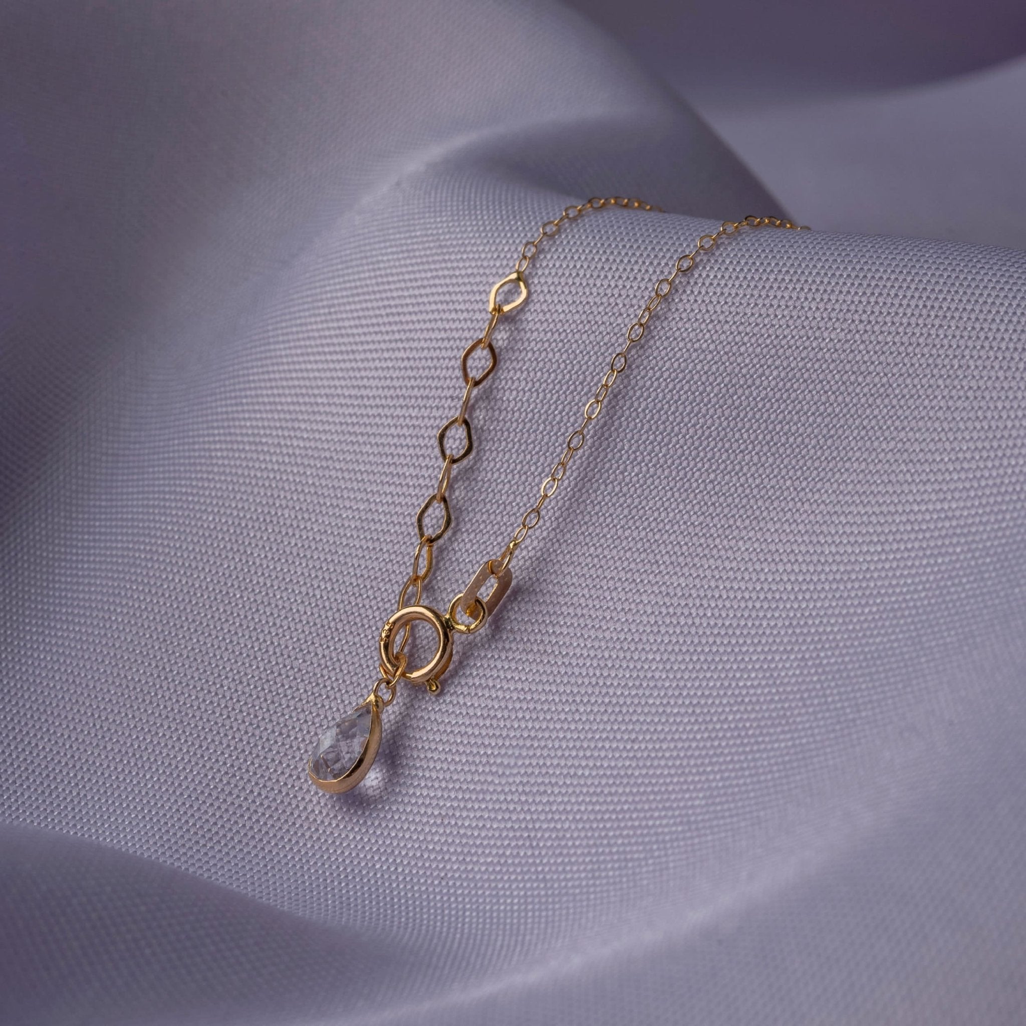 14K Äkta Guld Krona Halsband Dam – Minimalistiskt Kron Smycke - Noxlookjewelry